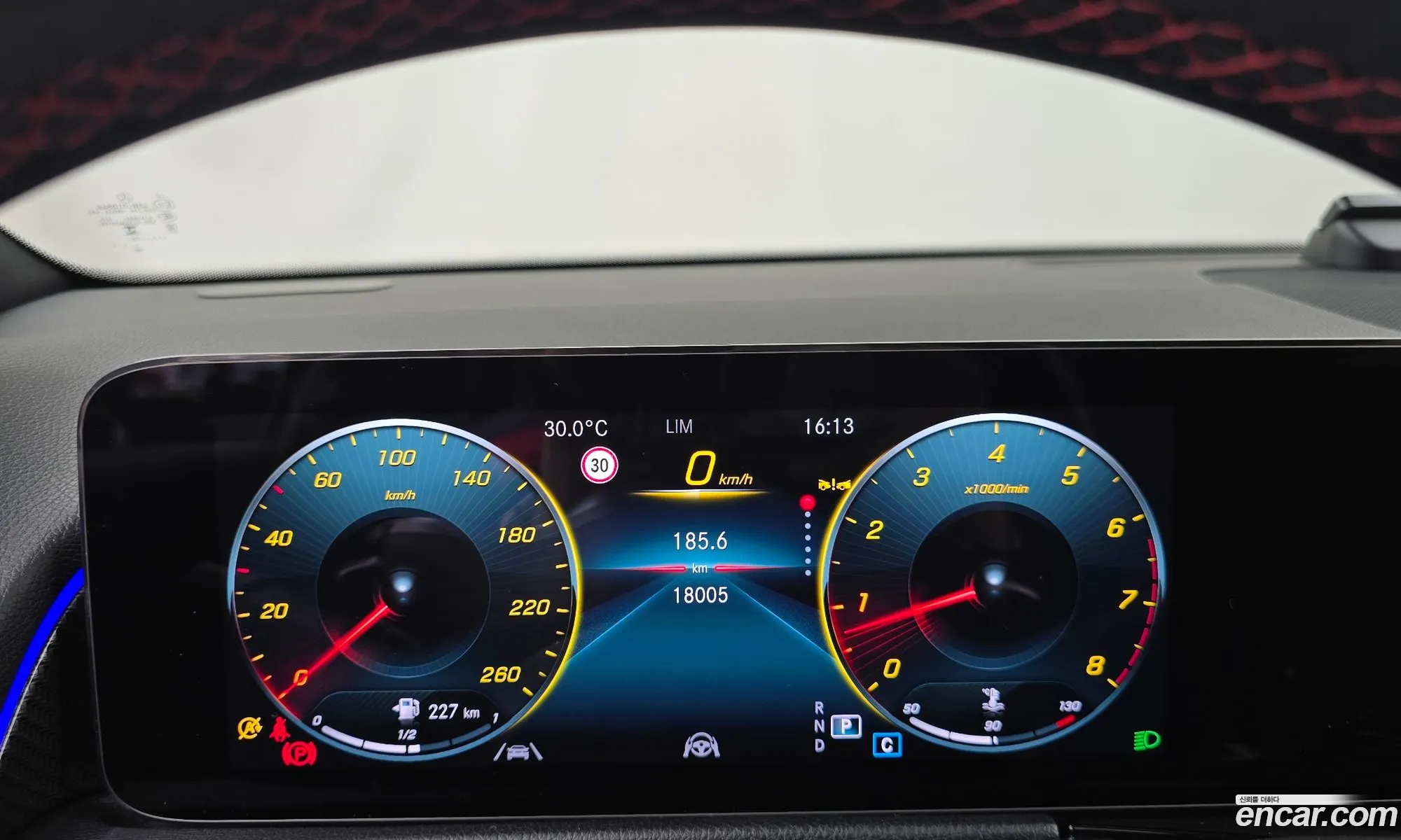 Mercedes-Benz GLB-Class X247 2023 — 29