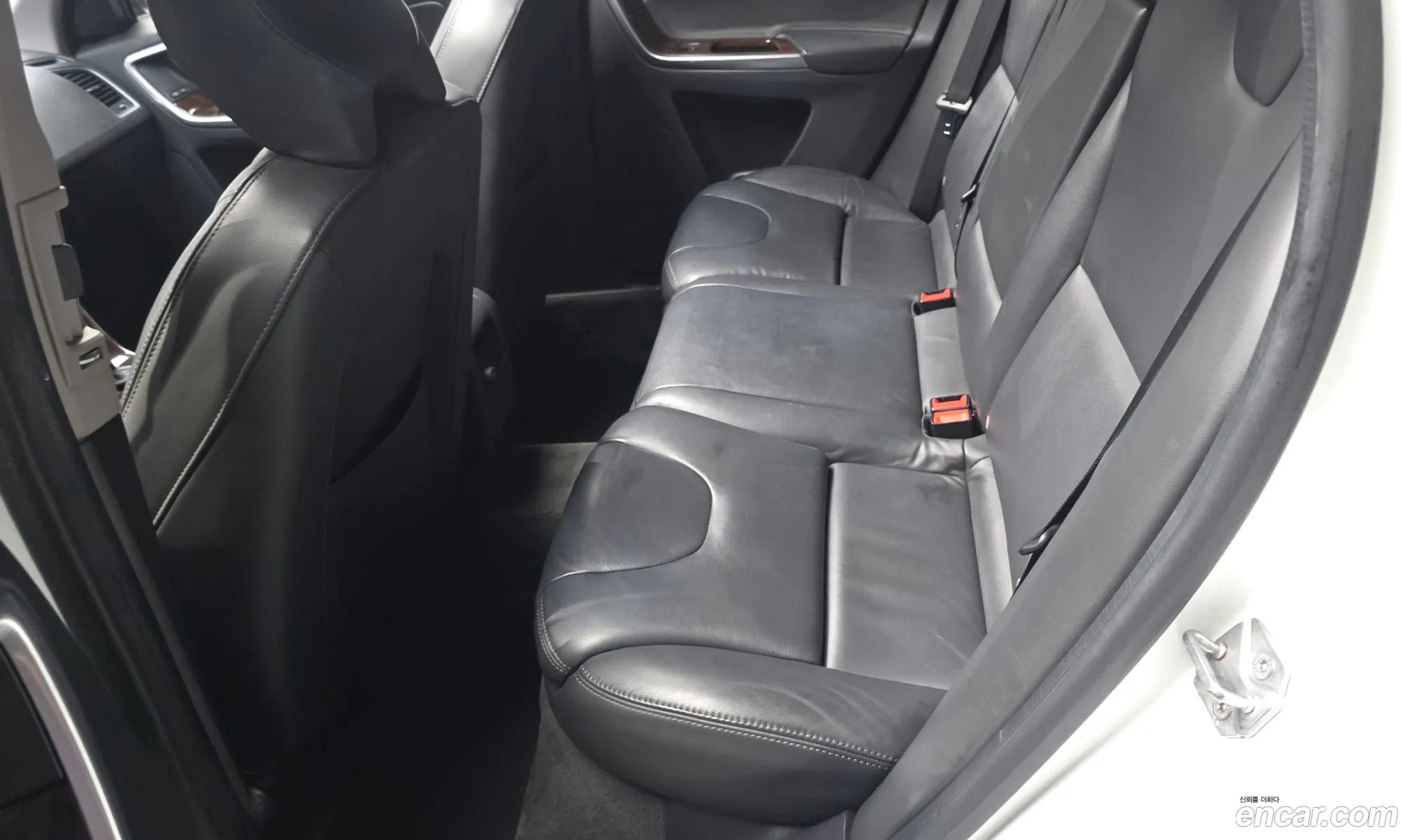 Volvo XC60 2017 YV1DZA8BDH2110839 — 13