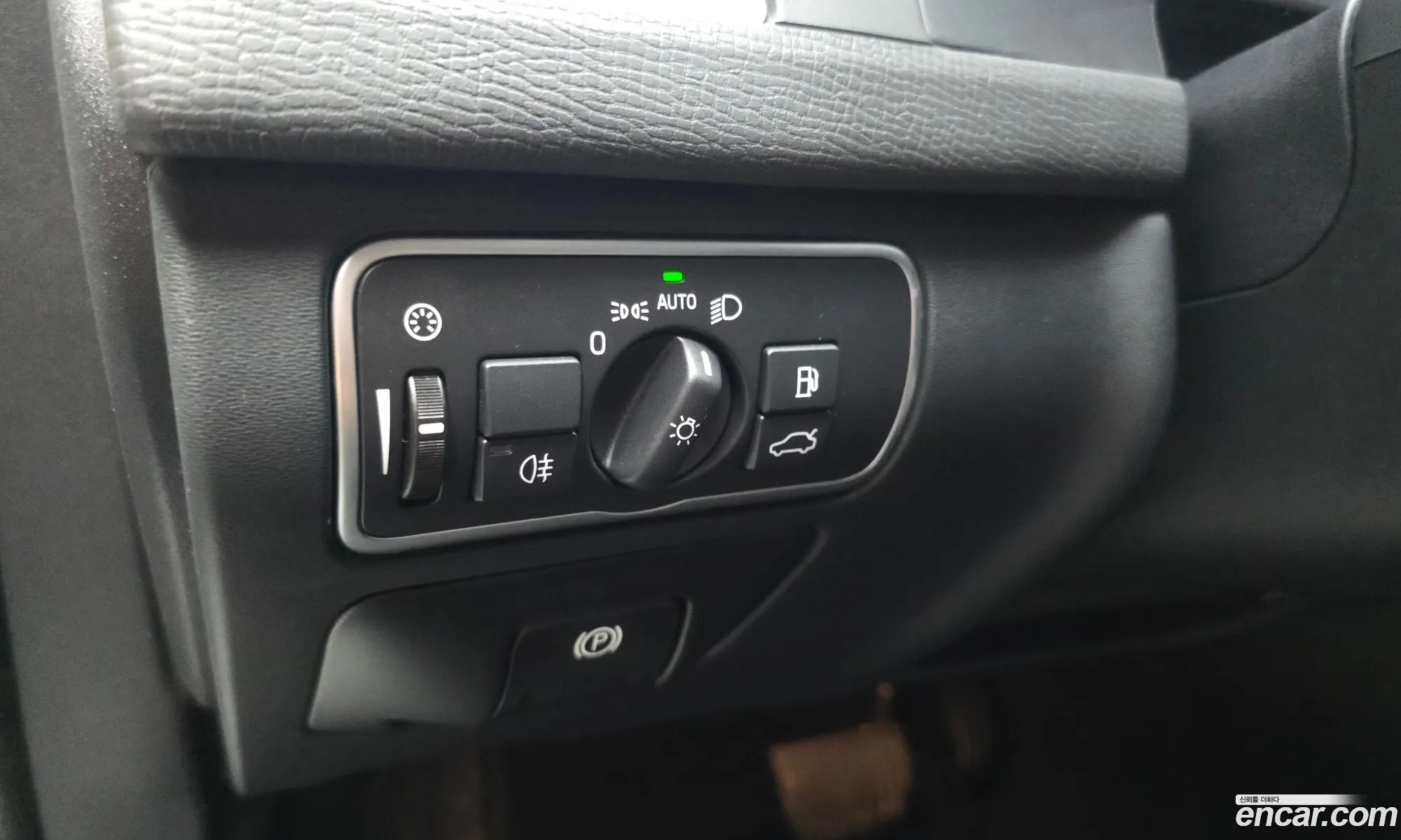 Volvo XC60 2017 YV1DZA8BDH2110839 — 19