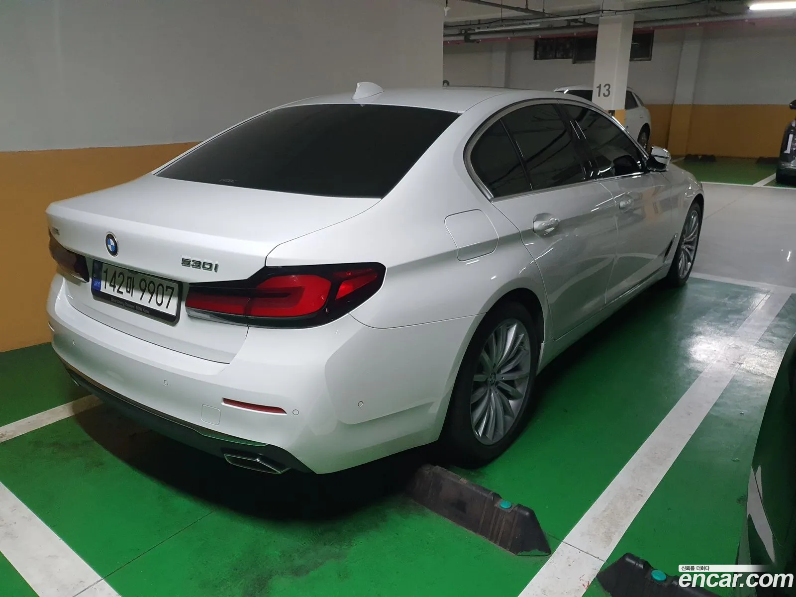 BMW 5 Series 2023 — 9