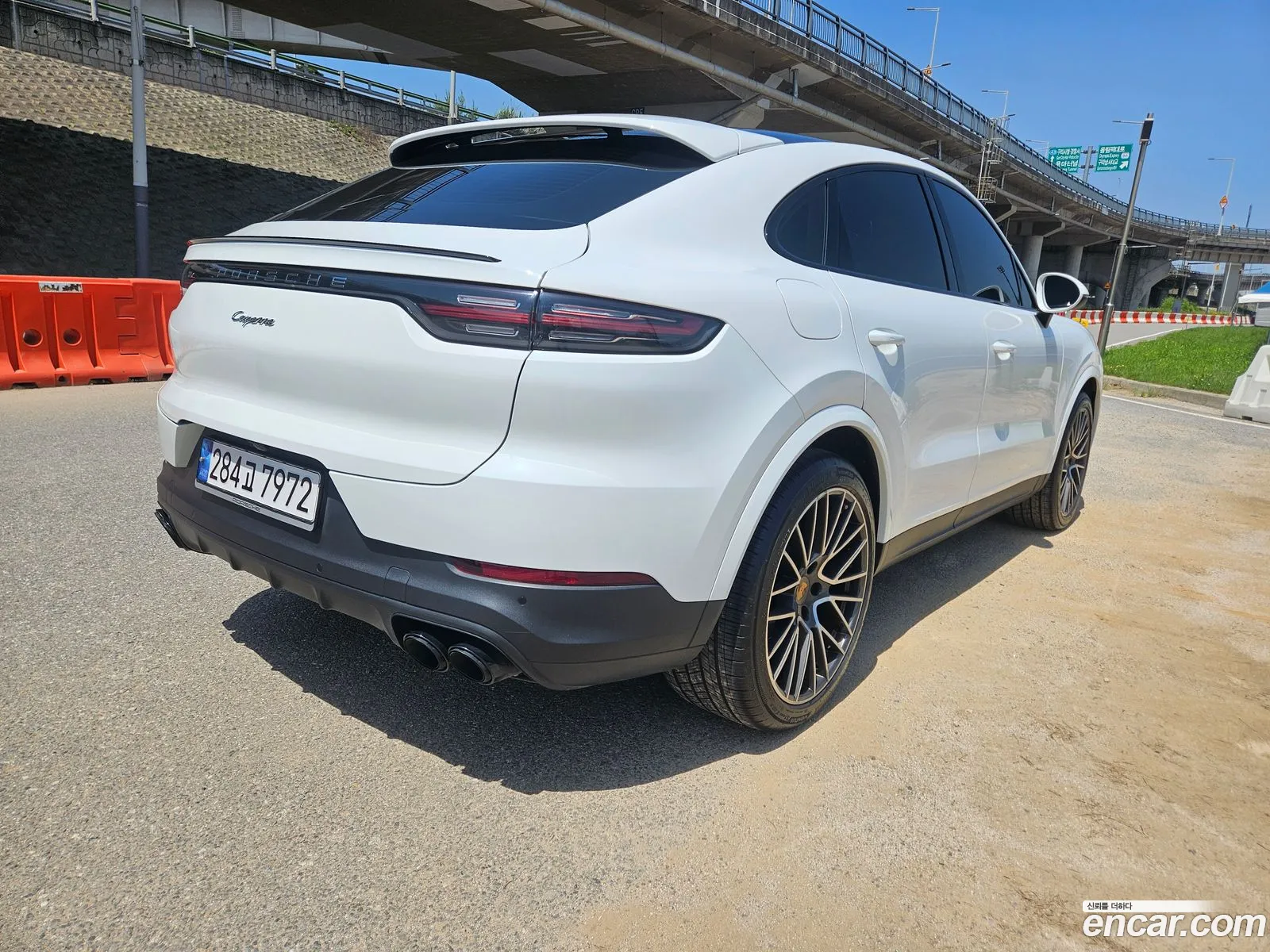 Porsche Cayenne 2022 — 19