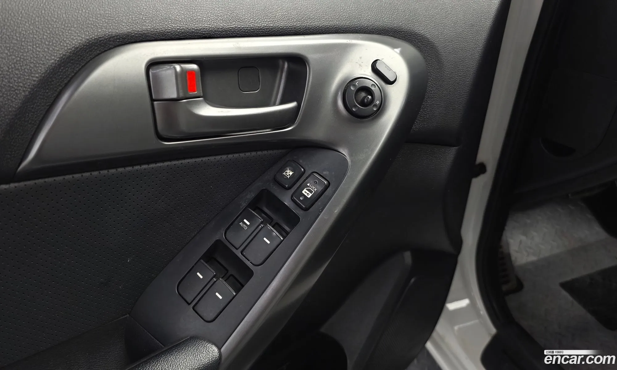 Kia Forte Hatchback 2011 — 11