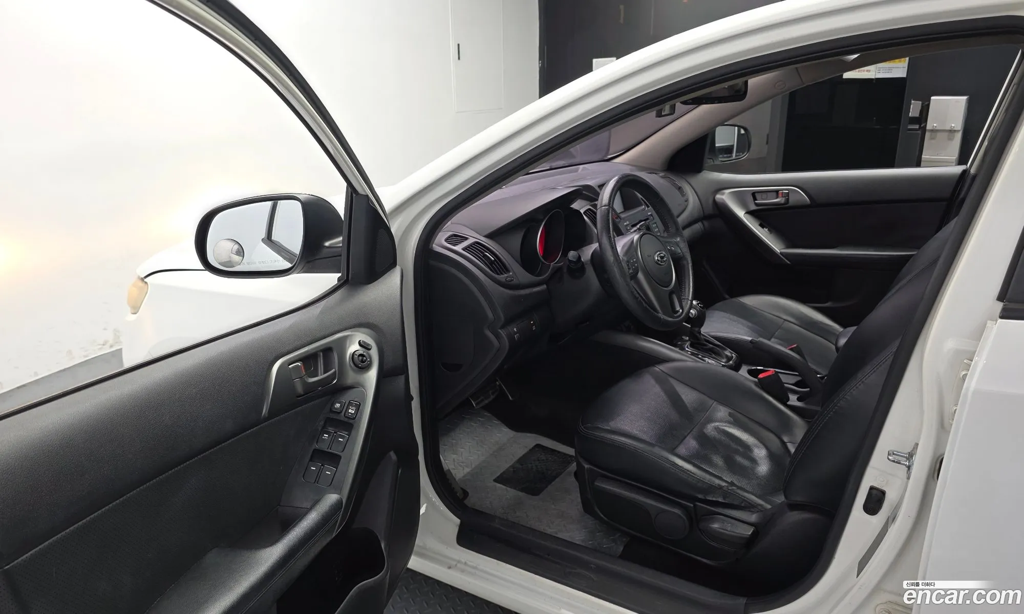 Kia Forte Hatchback 2011 — 16