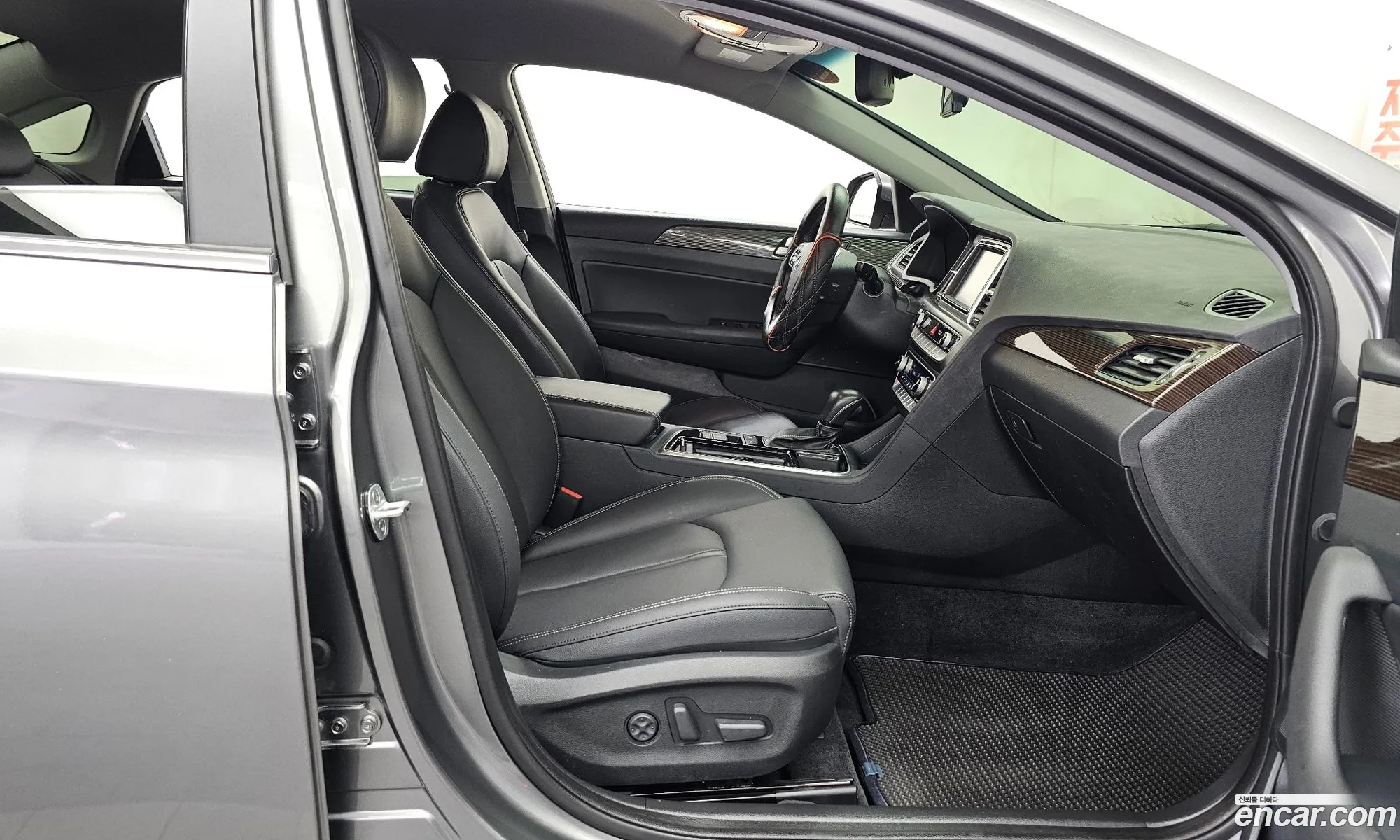 Hyundai Sonata New Rise 2017 KMHE341CBJA360141 — 27