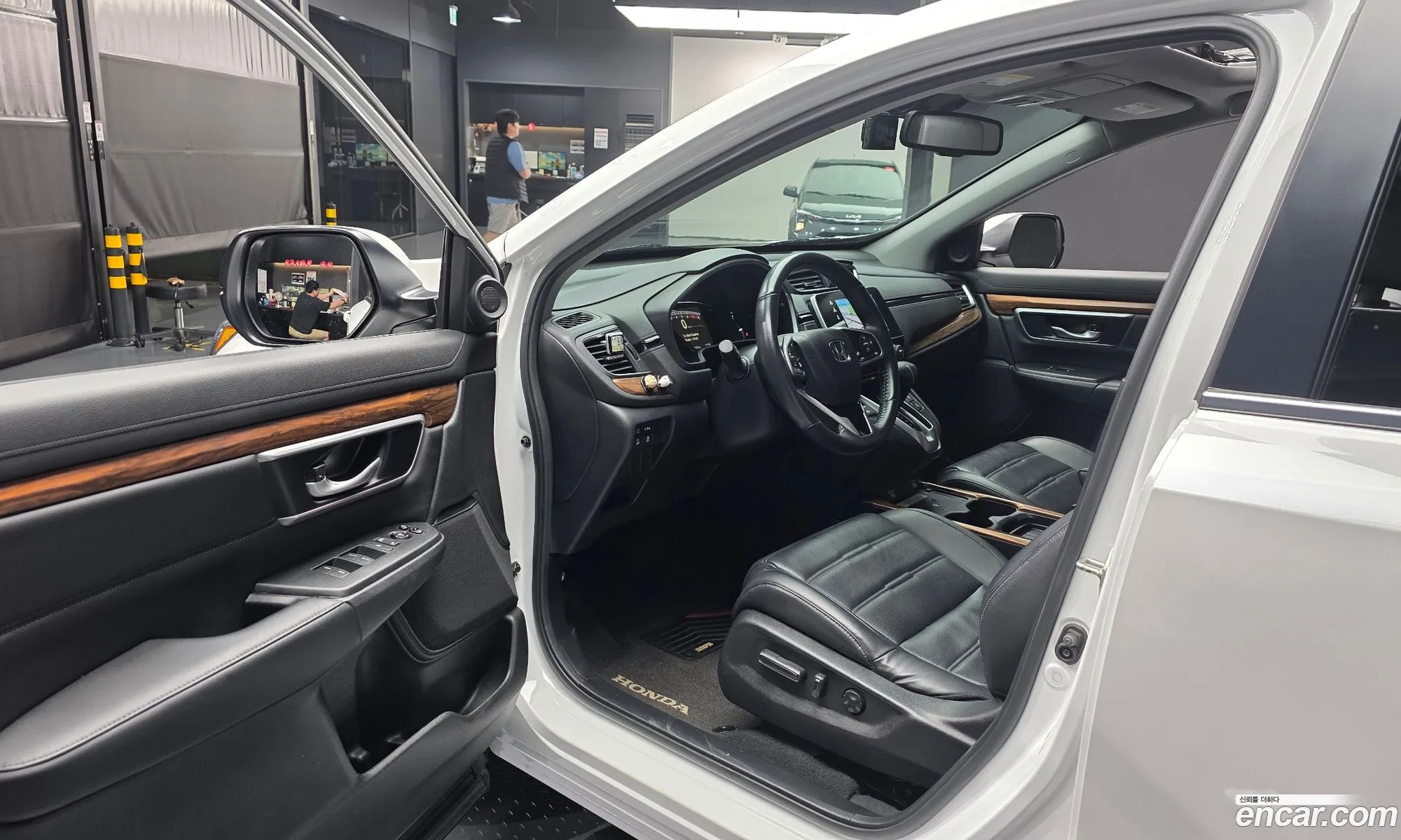 Honda CR-V 2020 5J6RW1870LL520216 — 17