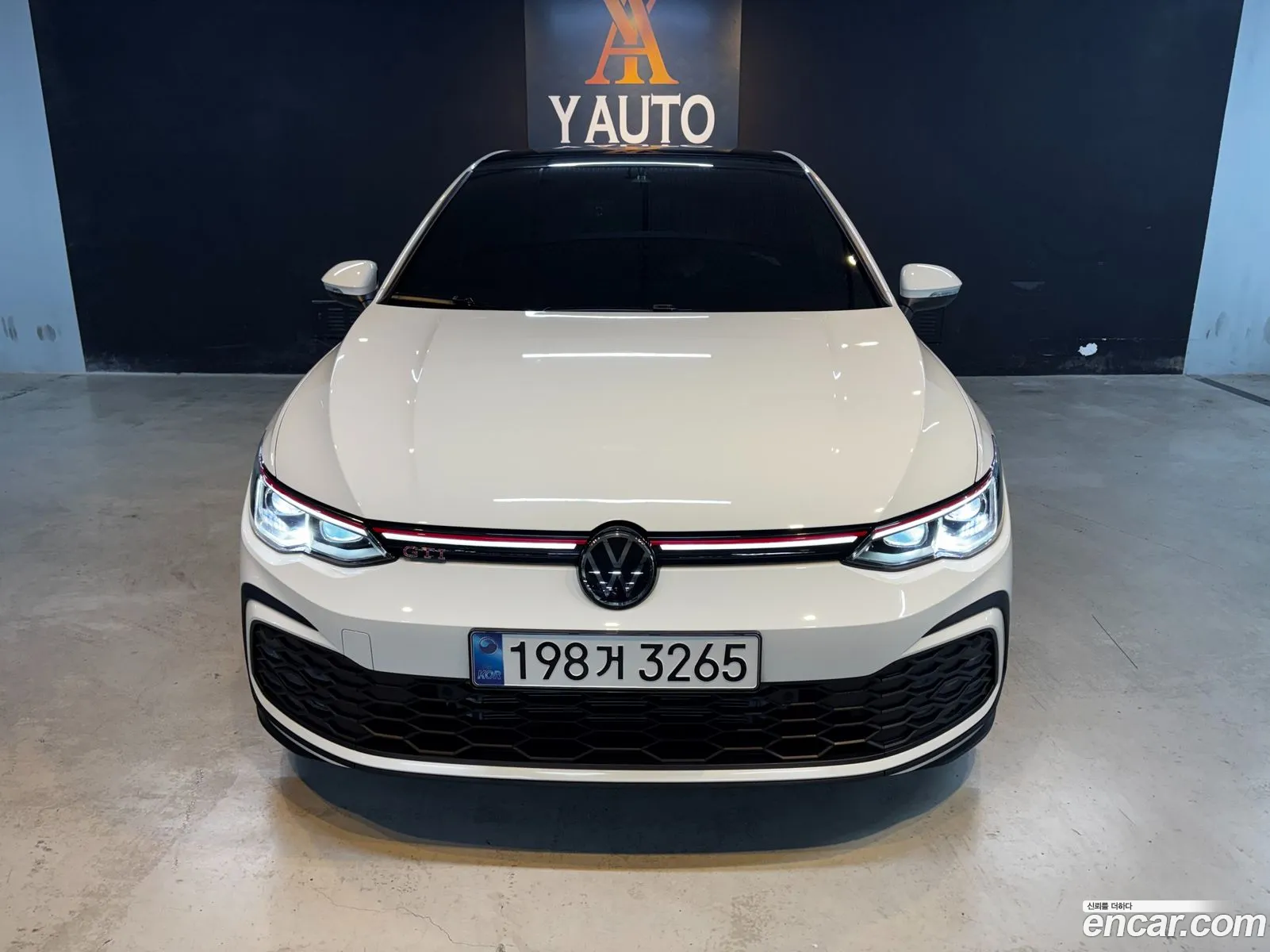 Volkswagen Golf 8th Gen 2024 — 4