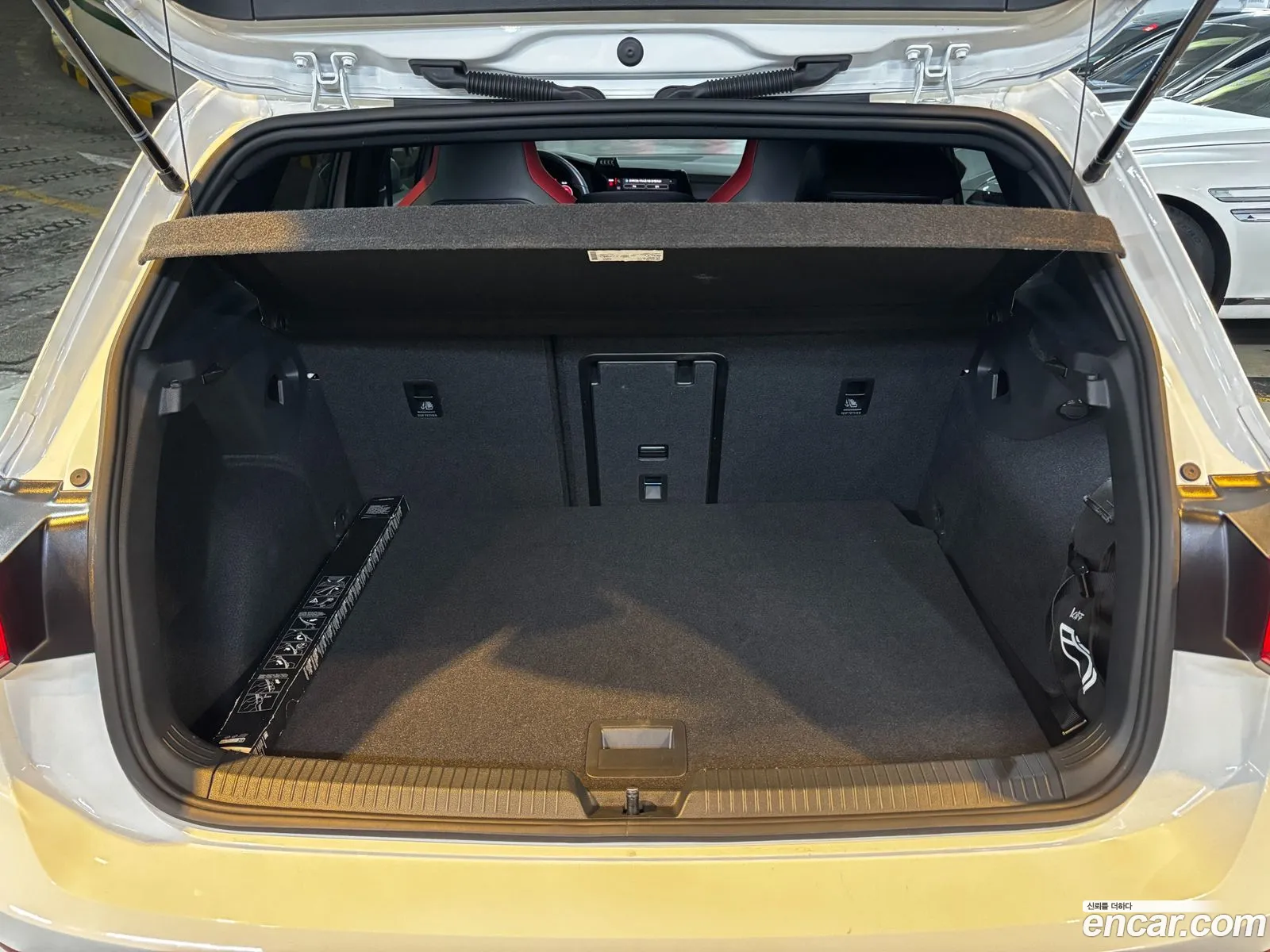Volkswagen Golf 8th Gen 2024 — 17