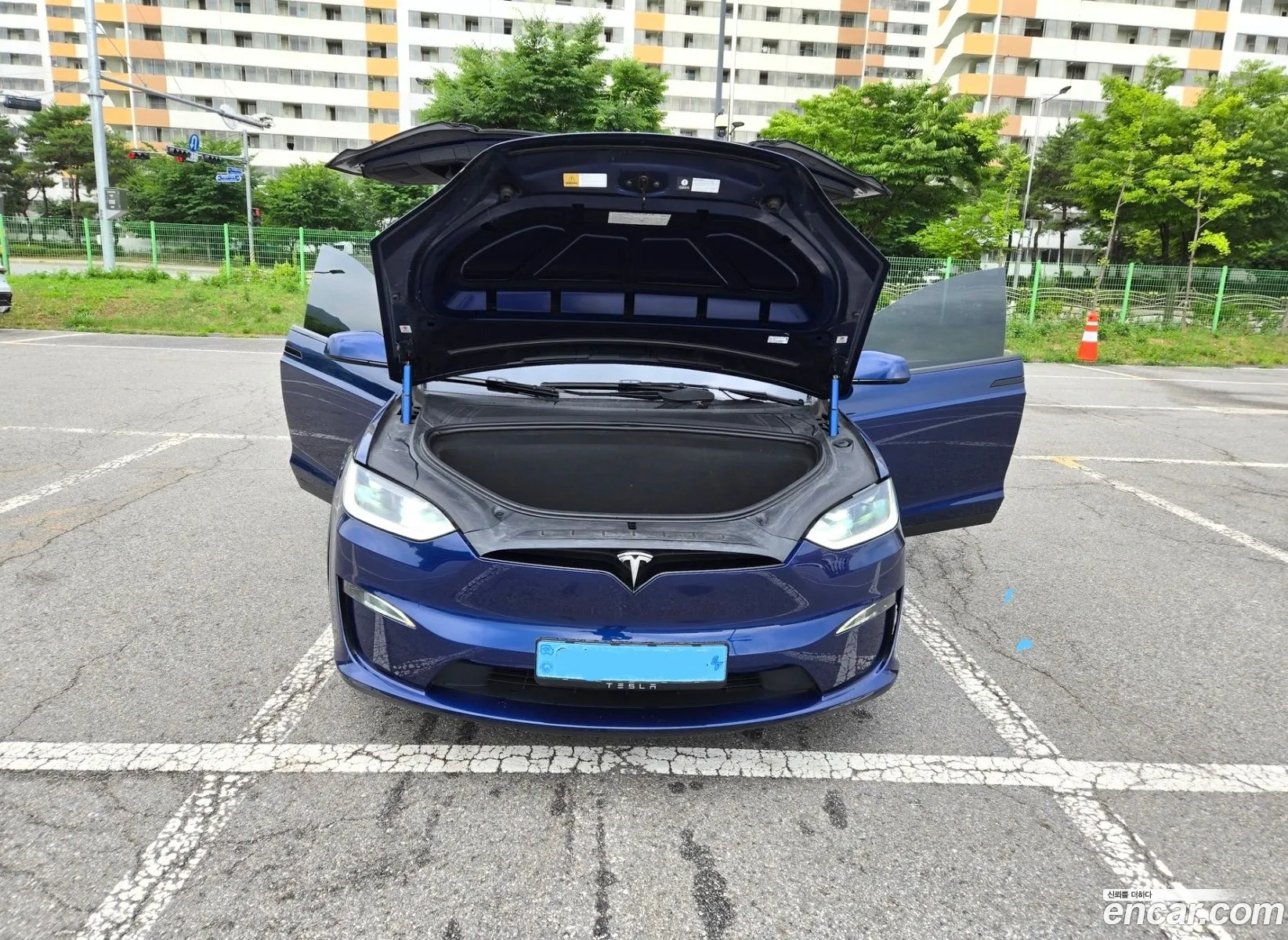 Tesla Model X 2023 — 8