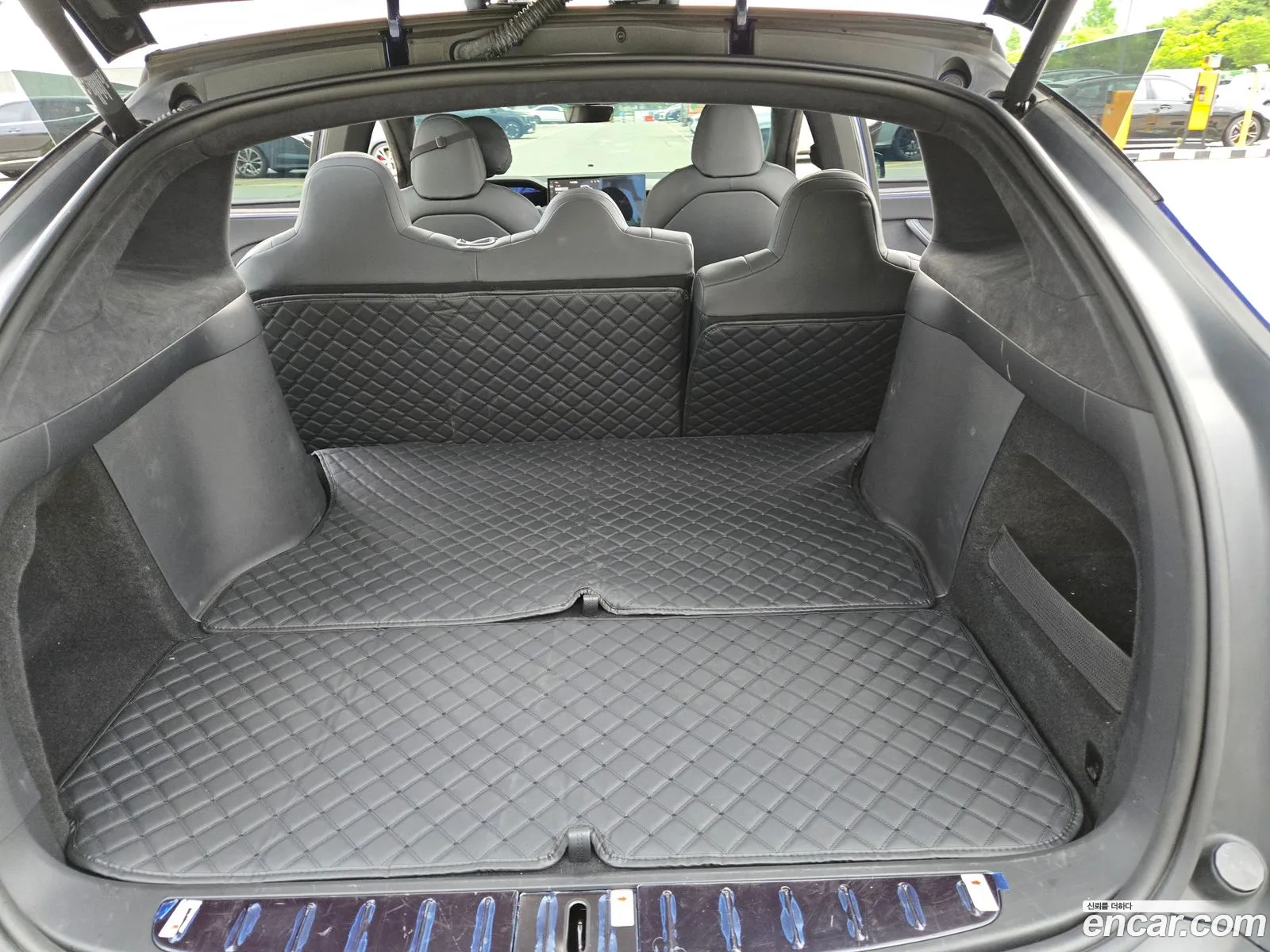 Tesla Model X 2023 — 11