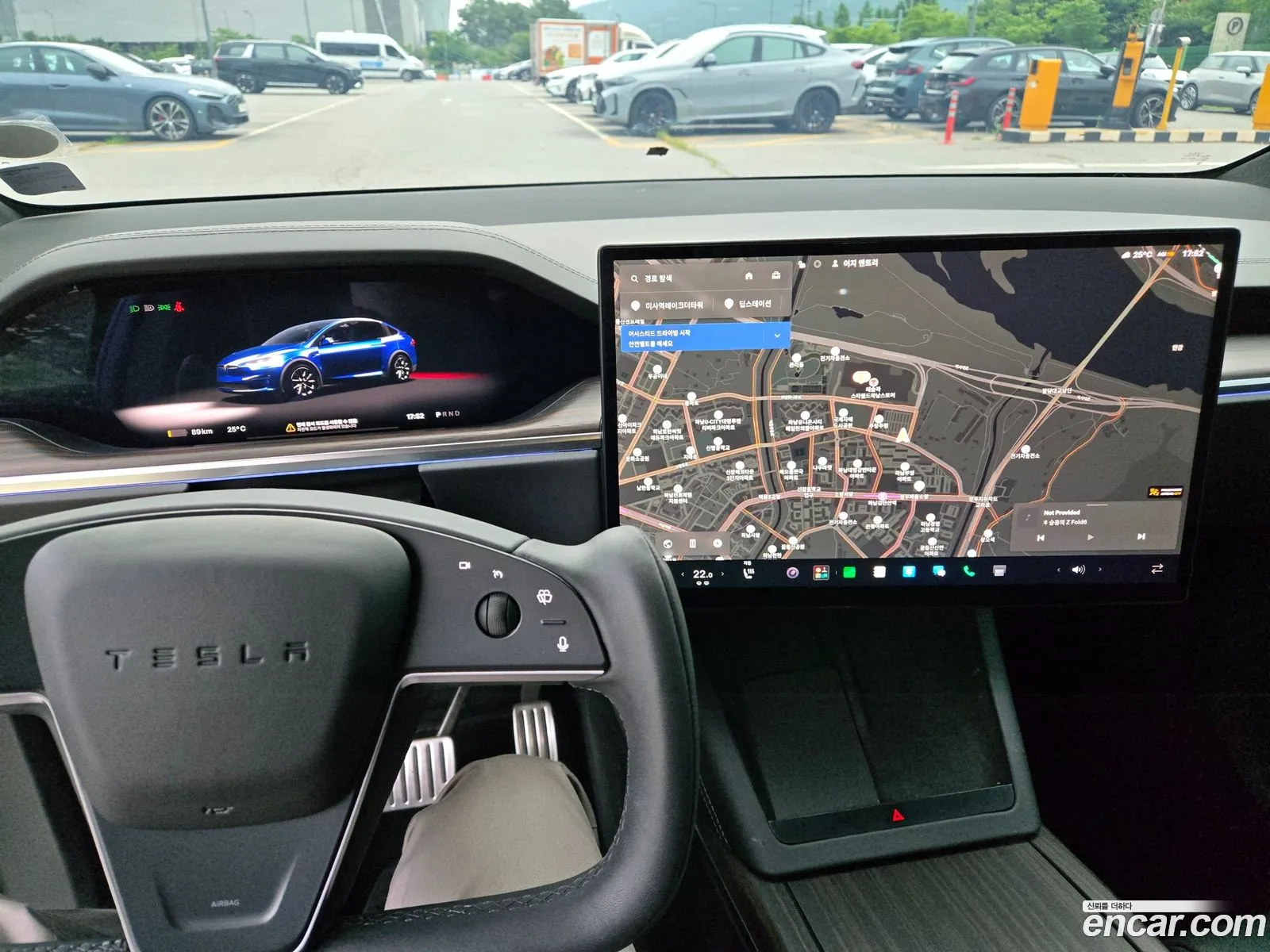 Tesla Model X 2023 — 13