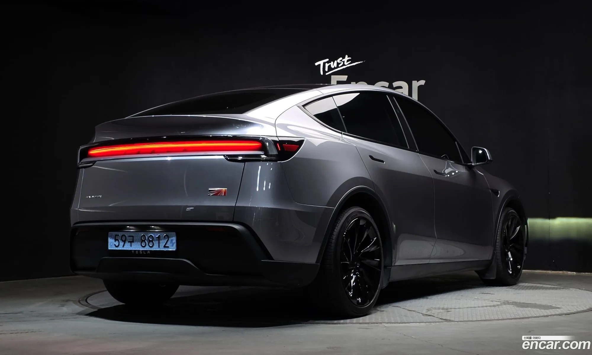 Tesla Model Y 2025 LRWYGCEK4SC018557 — 26