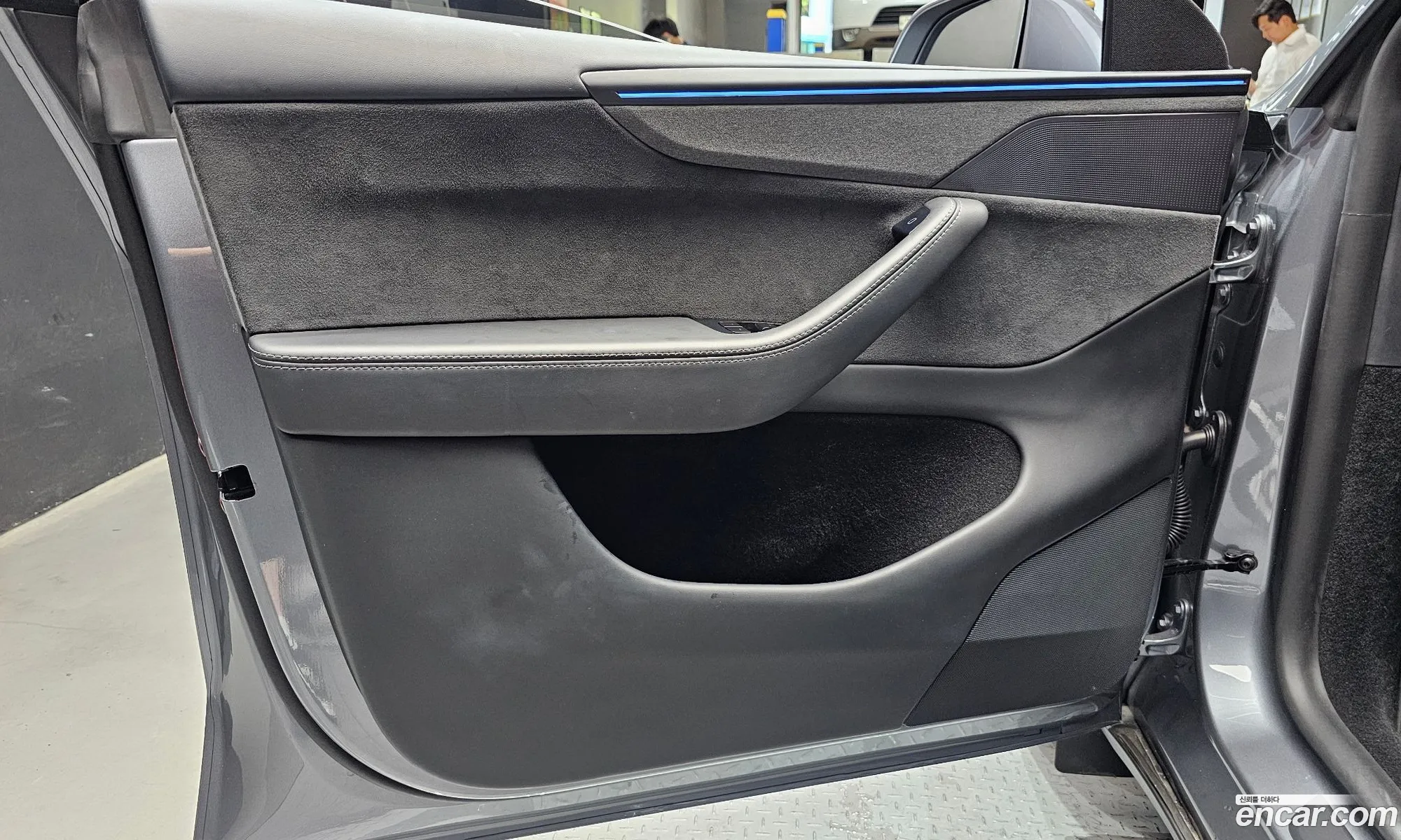 Tesla Model Y 2025 LRWYGCEK4SC018557 — 22