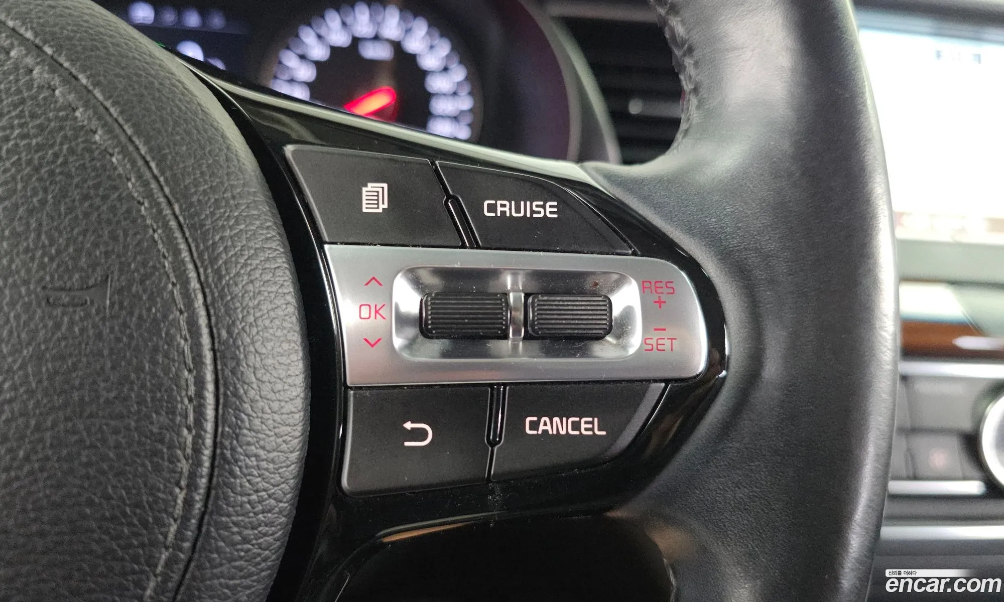 Kia K7 2017 KNALC418BHA083891 — 29