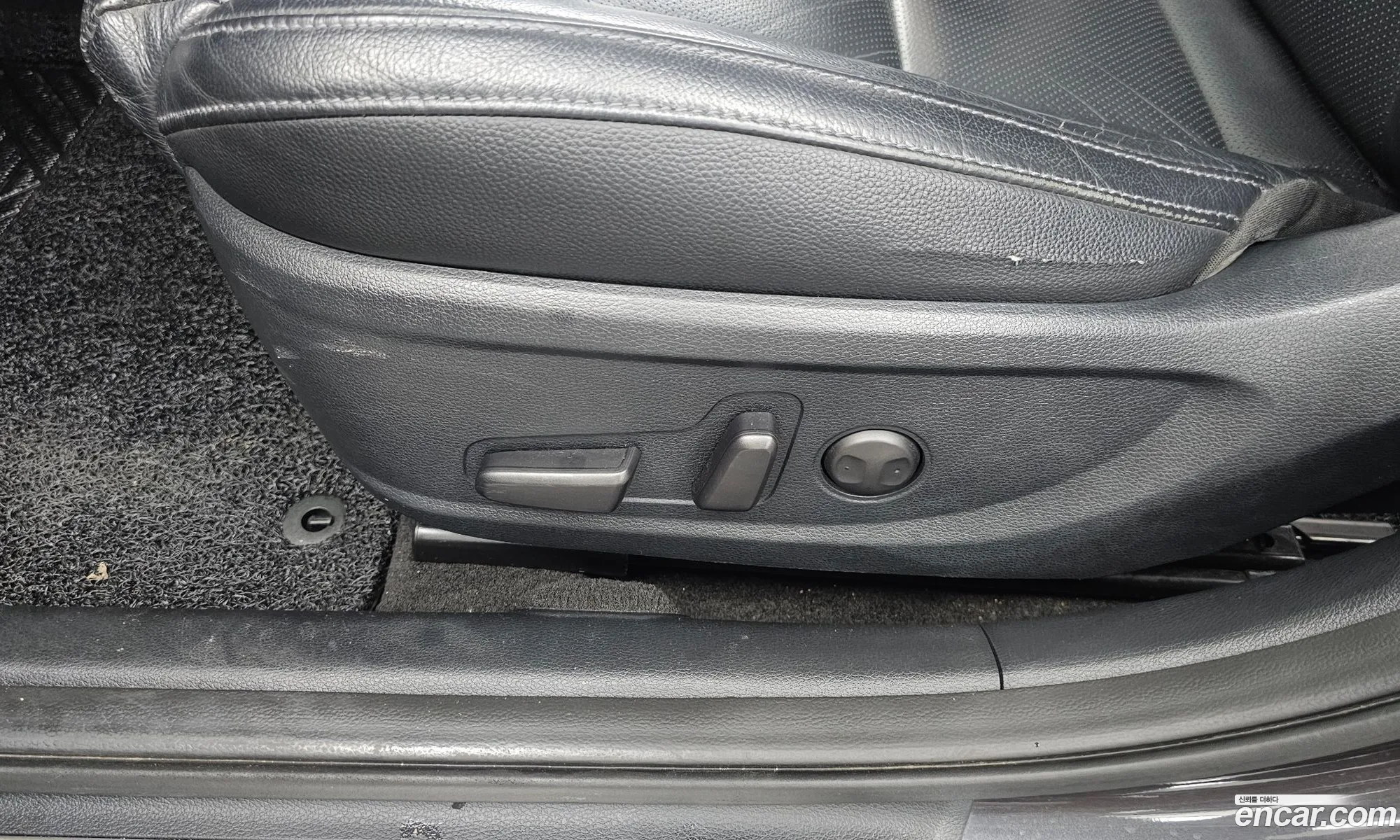 Kia K7 2017 KNALC418BHA083891 — 10