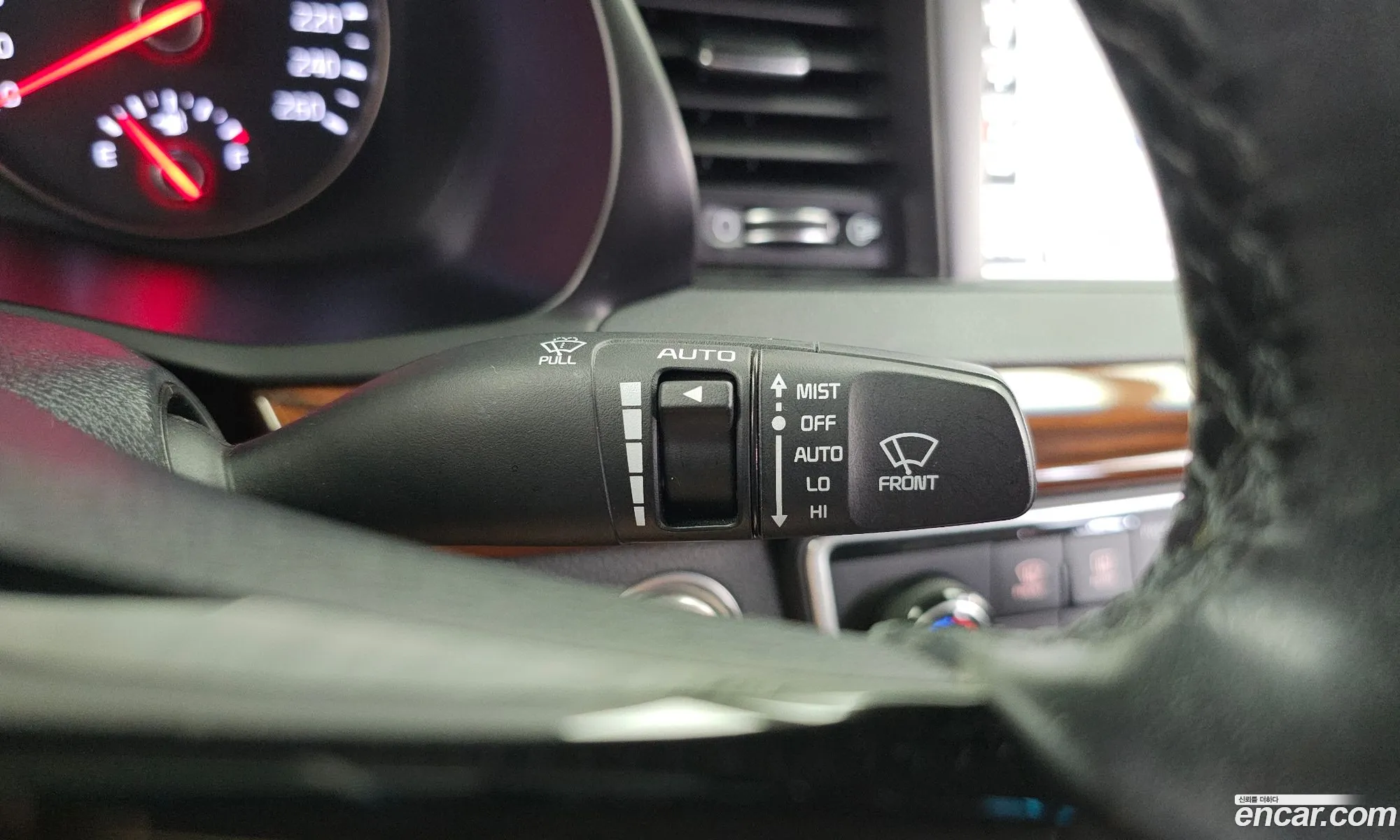 Kia K7 2017 KNALC418BHA083891 — 26
