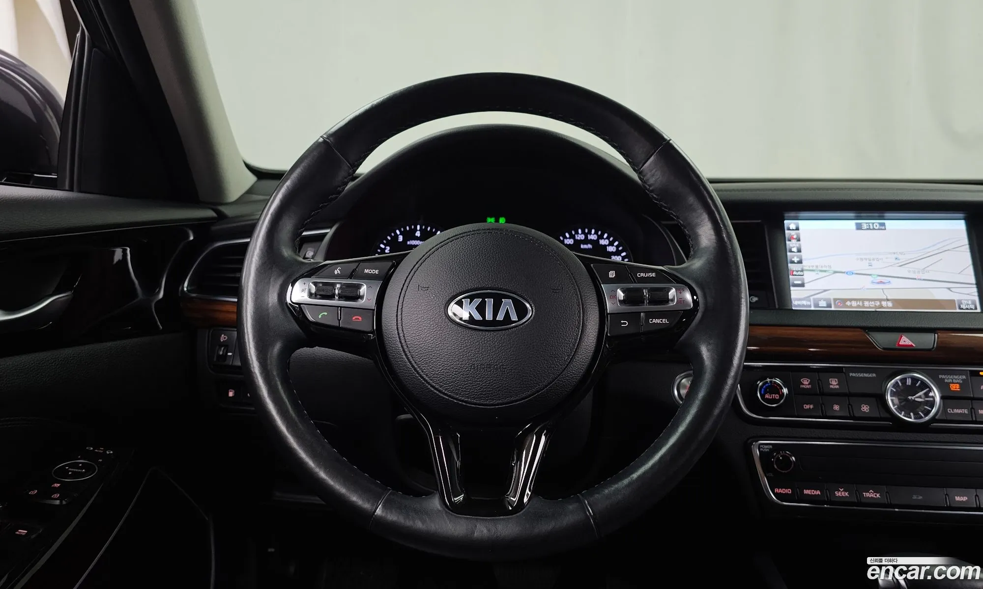 Kia K7 2017 KNALC418BHA083891 — 14