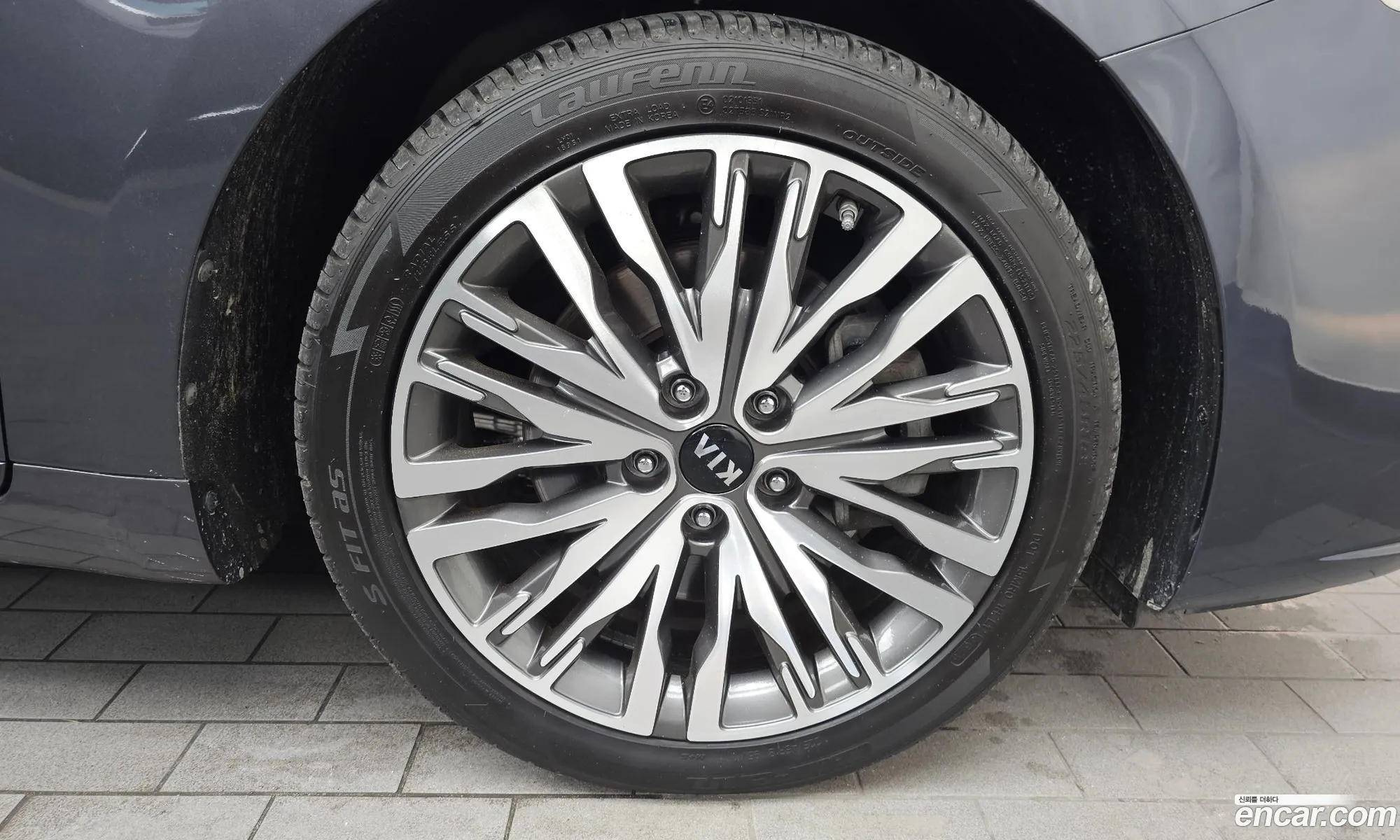 Kia K7 2017 KNALC418BHA083891 — 3