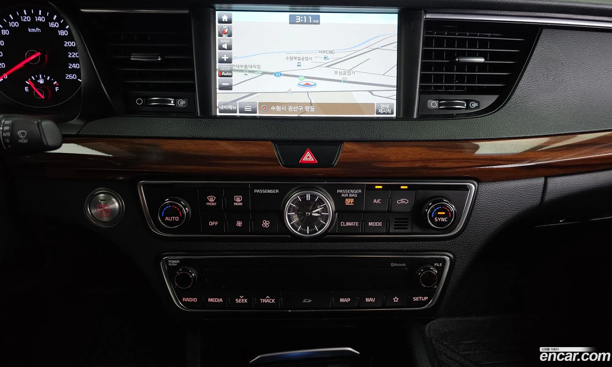 Kia K7 2017 KNALC418BHA083891 — 25