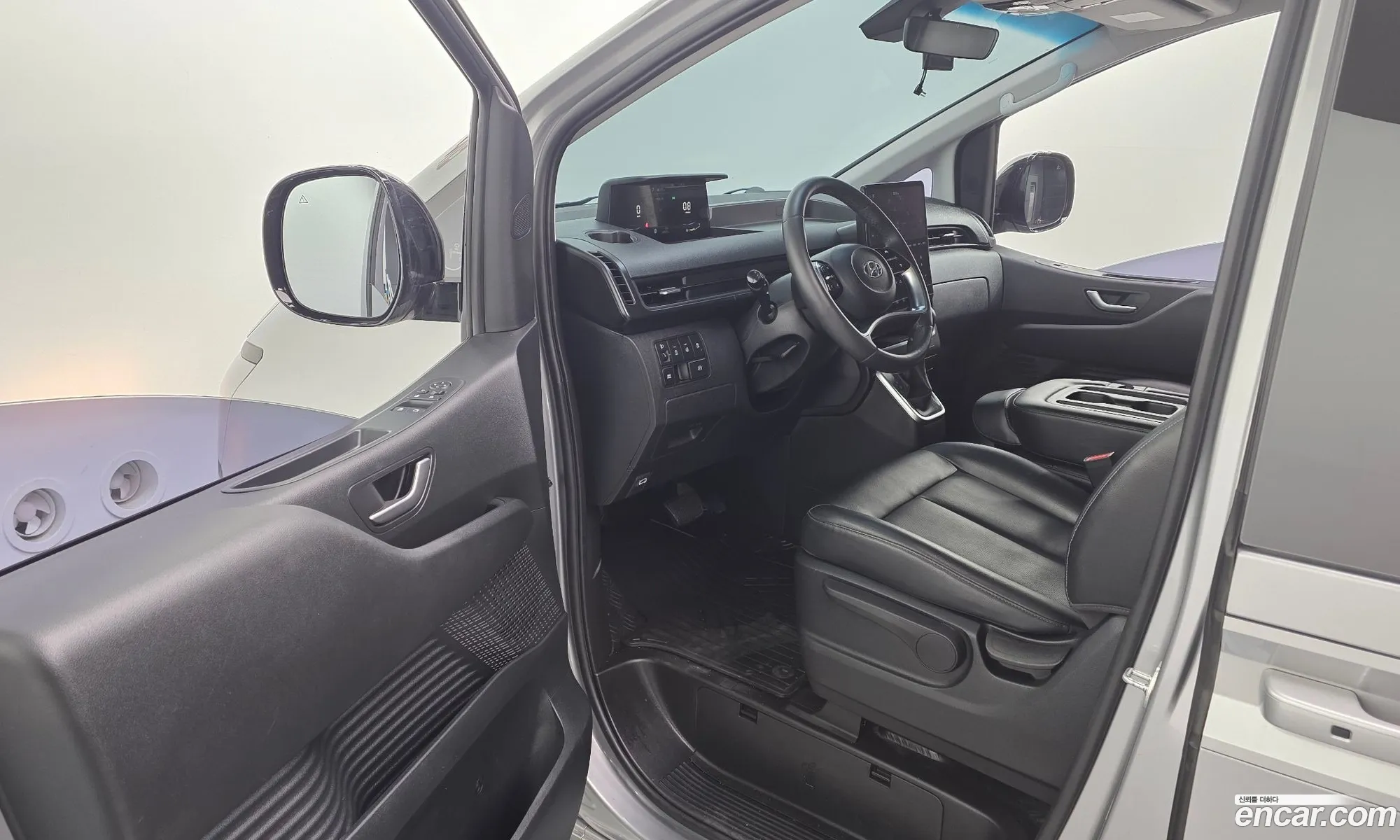 Hyundai Staria 2022 — 15