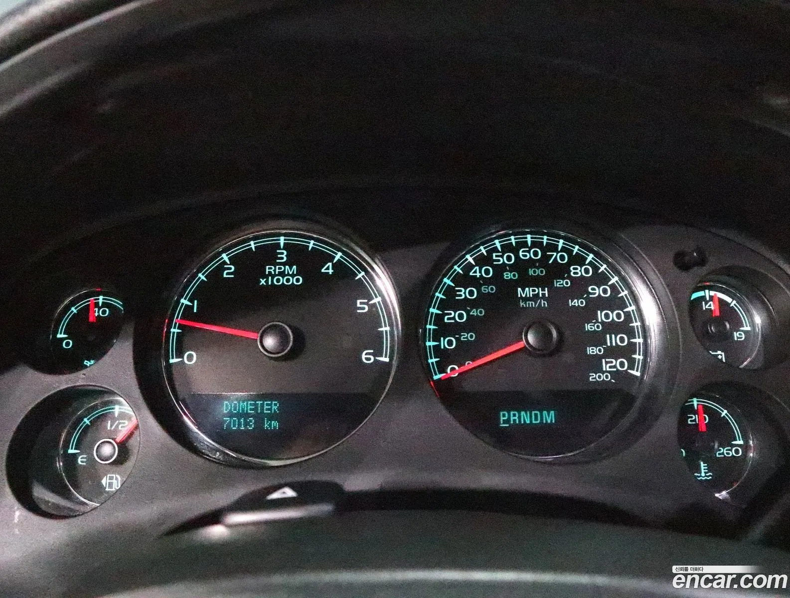 Chevrolet Suburban 2013 — 4