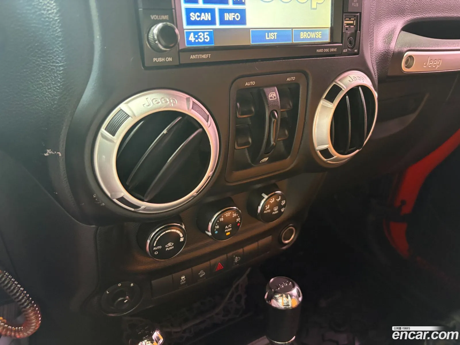 Jeep Wrangler 2012 — 2