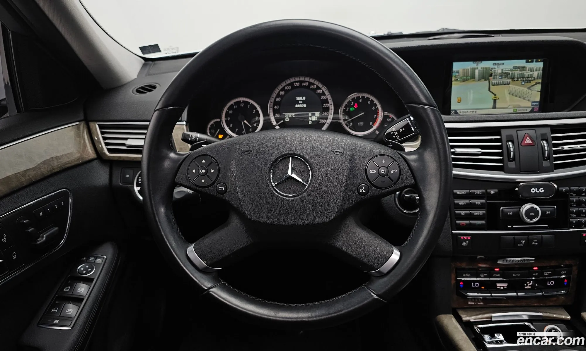 Mercedes-Benz E-Class W212 2011 WDDHF5DB6BA413425 — 18