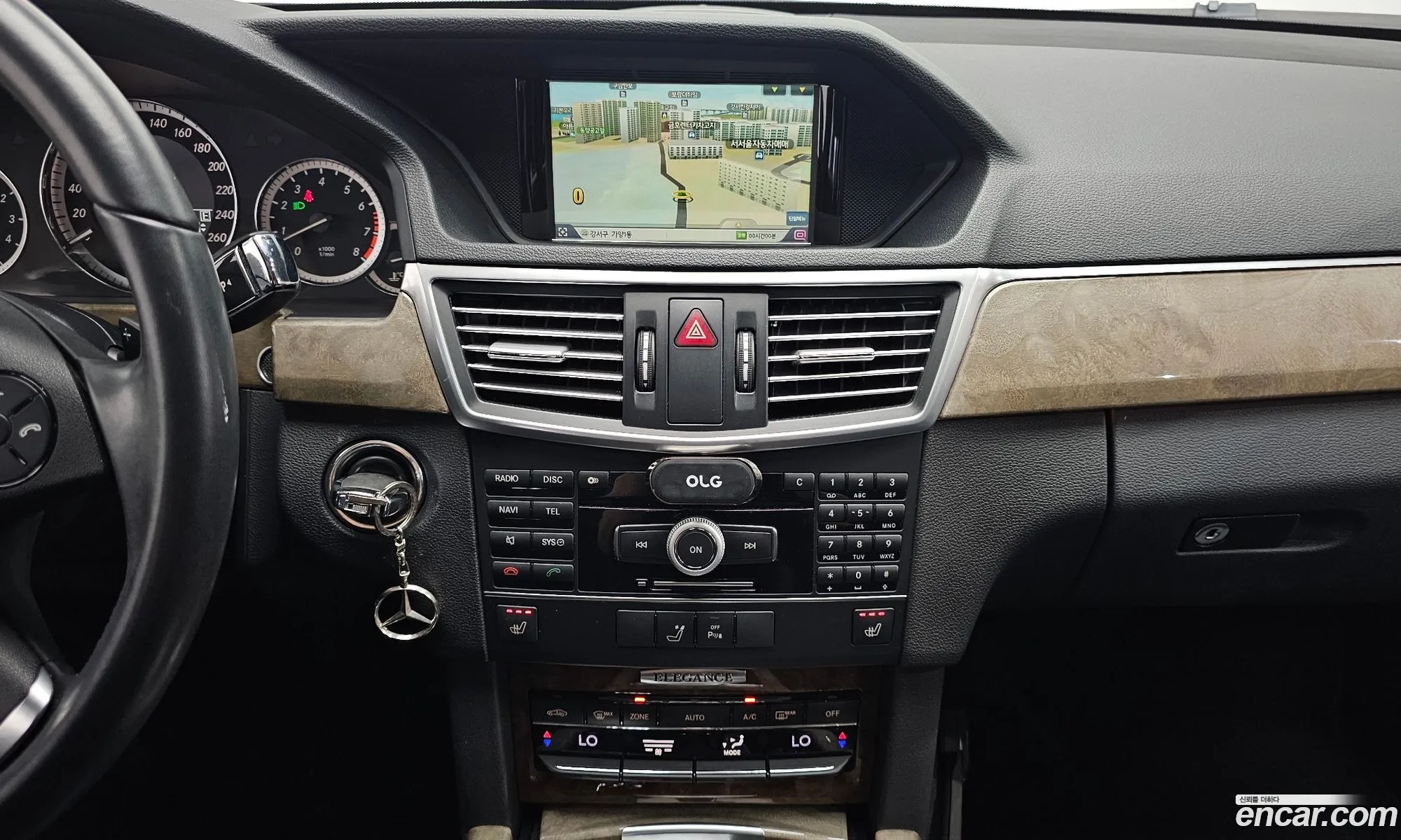 Mercedes-Benz E-Class W212 2011 WDDHF5DB6BA413425 — 5