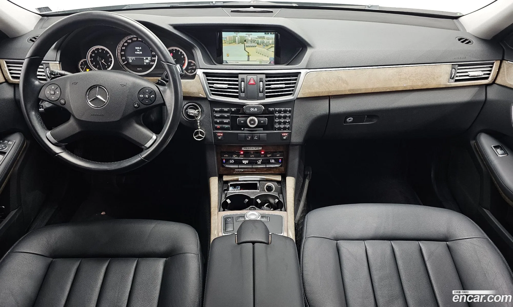 Mercedes-Benz E-Class W212 2011 WDDHF5DB6BA413425 — 24