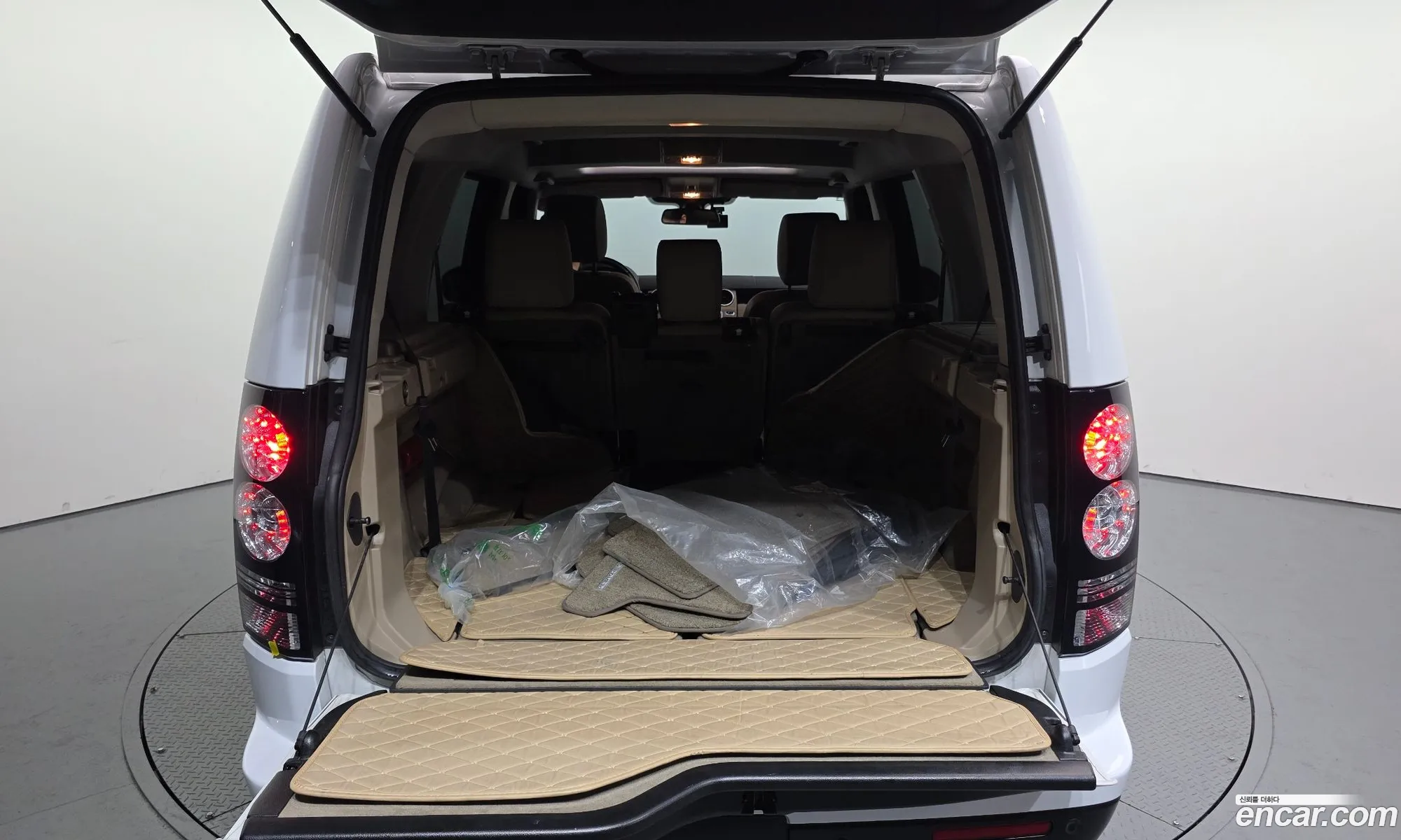 Land Rover Discovery 4 2015 SALLAAAG6FA748694 — 4