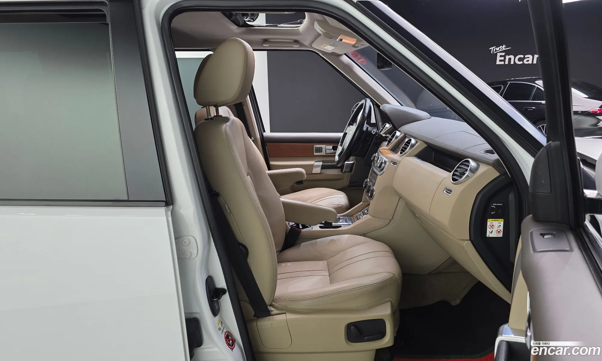 Land Rover Discovery 4 2015 SALLAAAG6FA748694 — 15