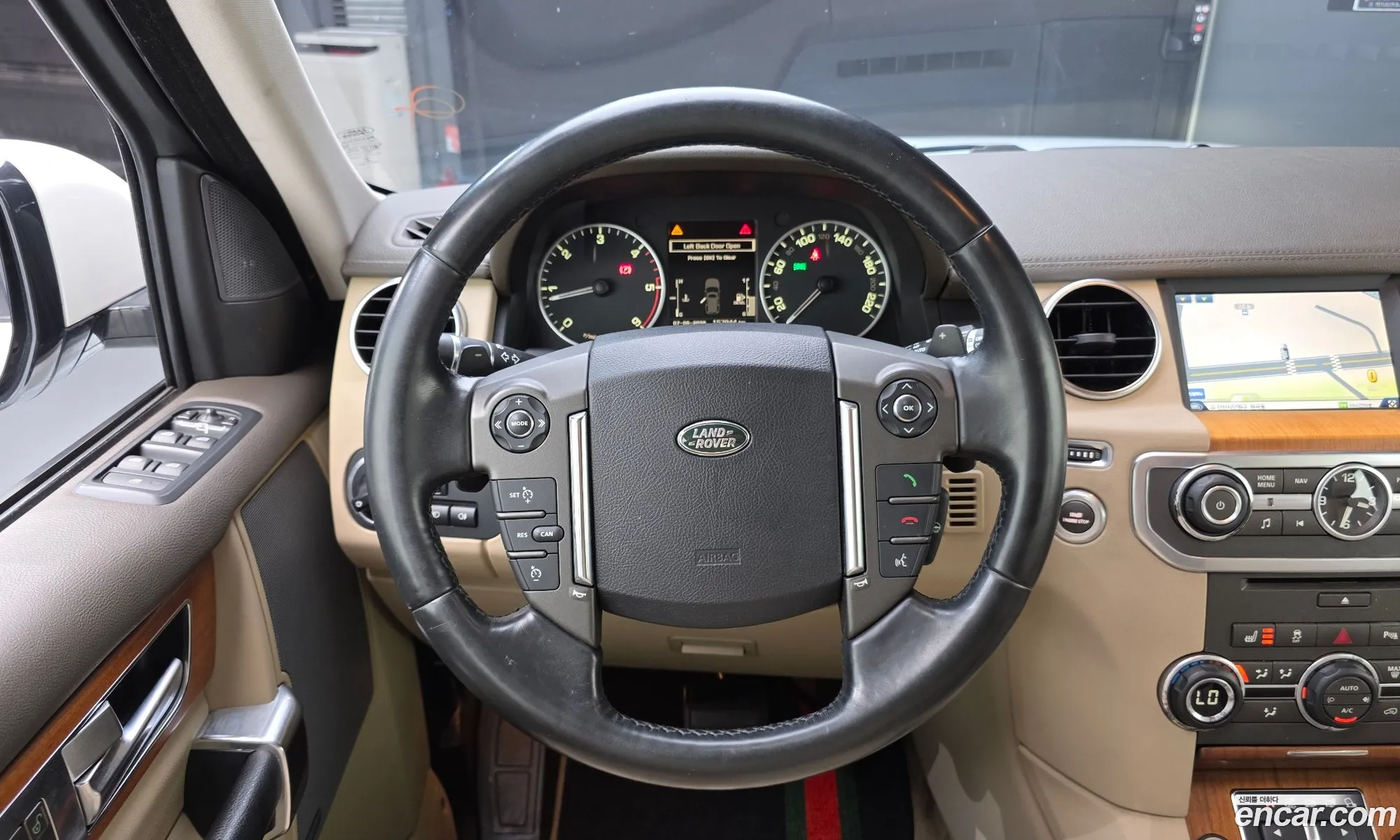 Land Rover Discovery 4 2015 SALLAAAG6FA748694 — 3