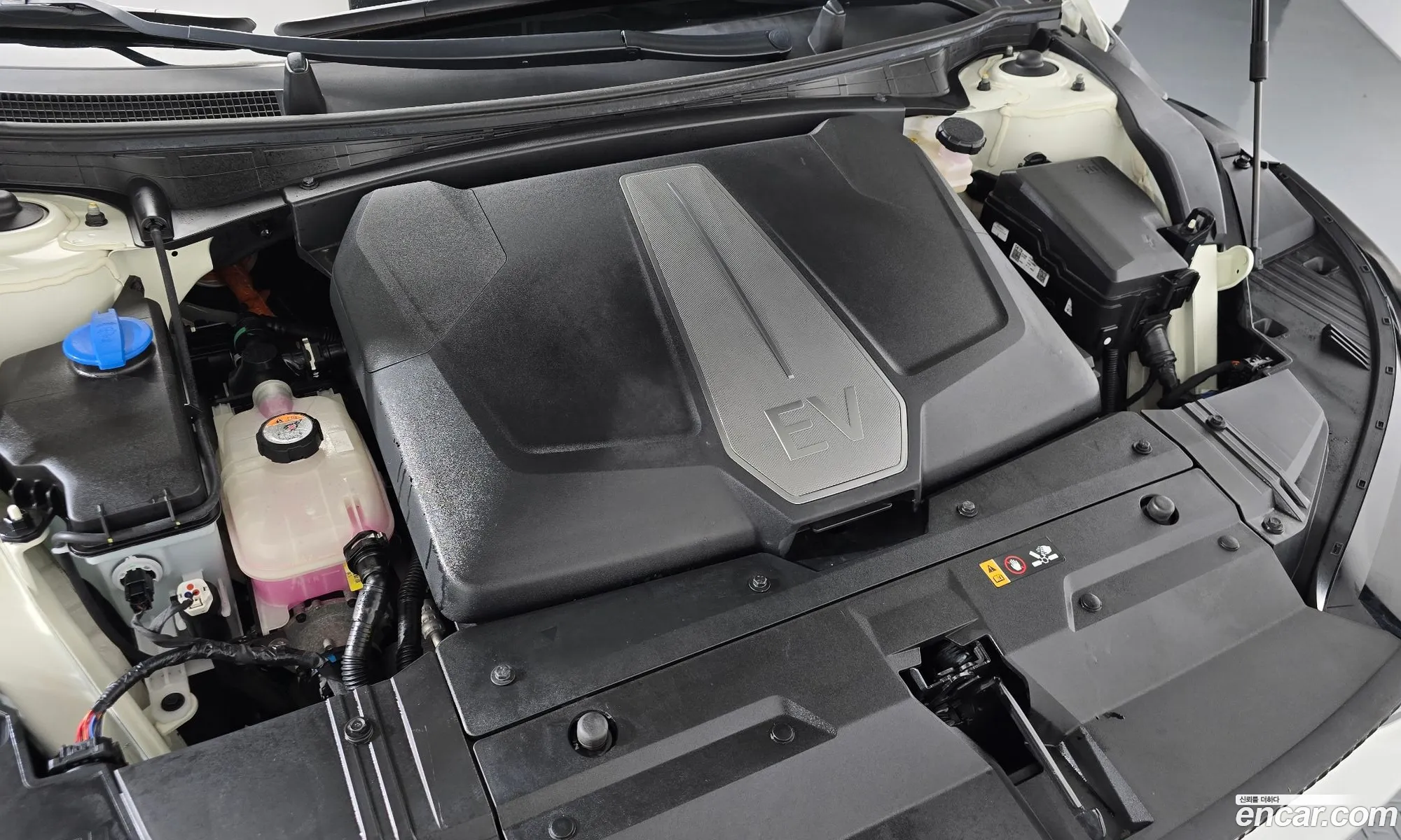 Kia EV6 2023 — 8