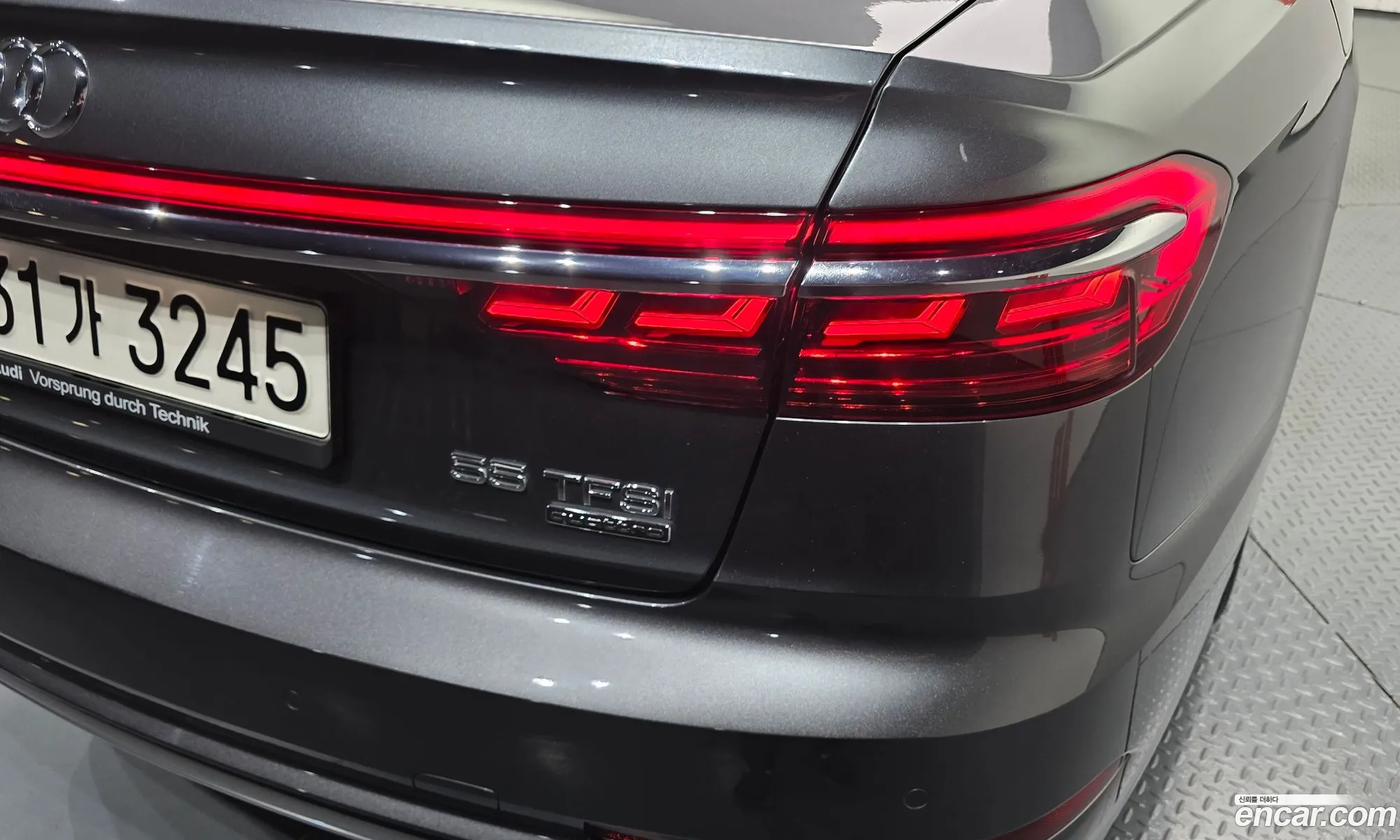 Audi A8 2020 — 32