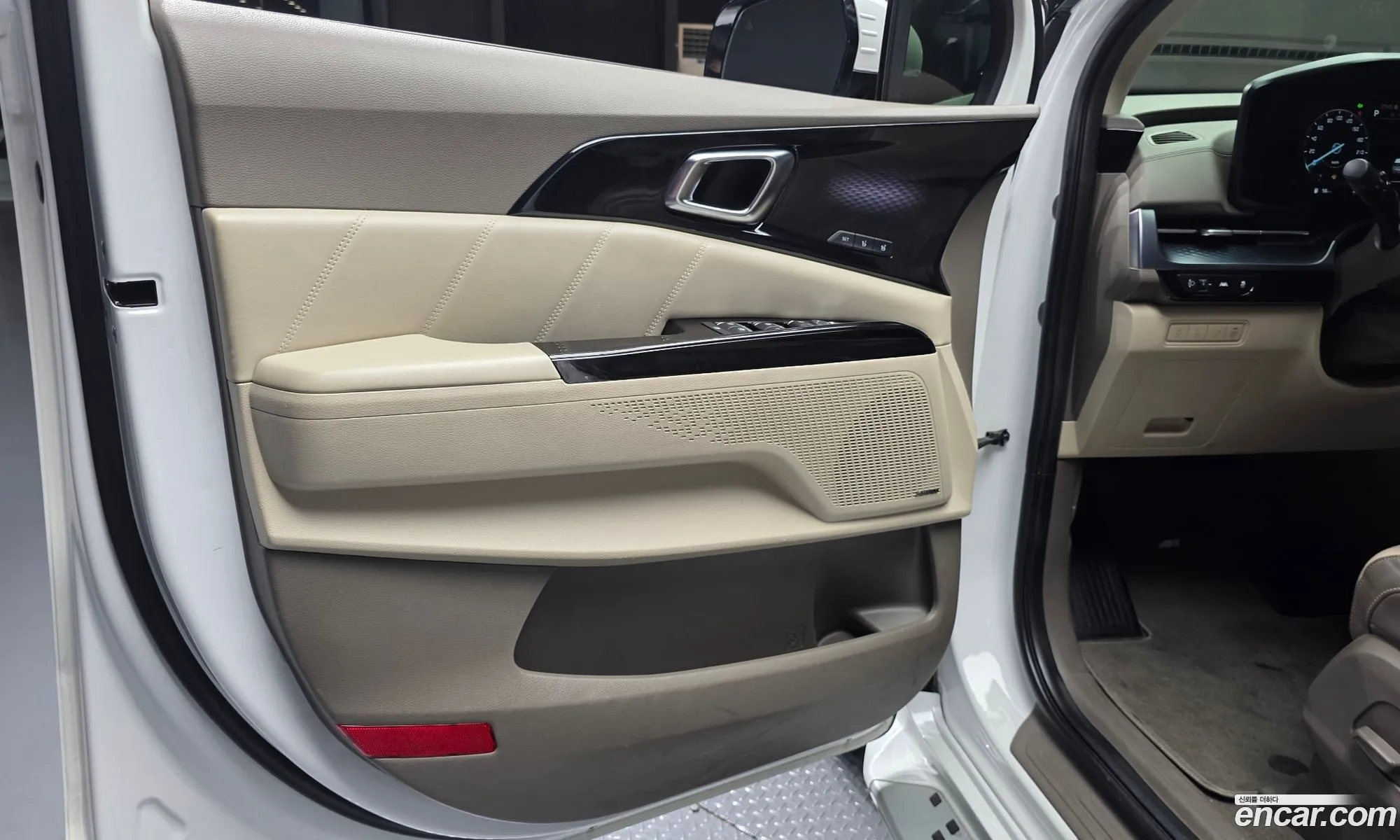 Kia Carnival 2022 — 9