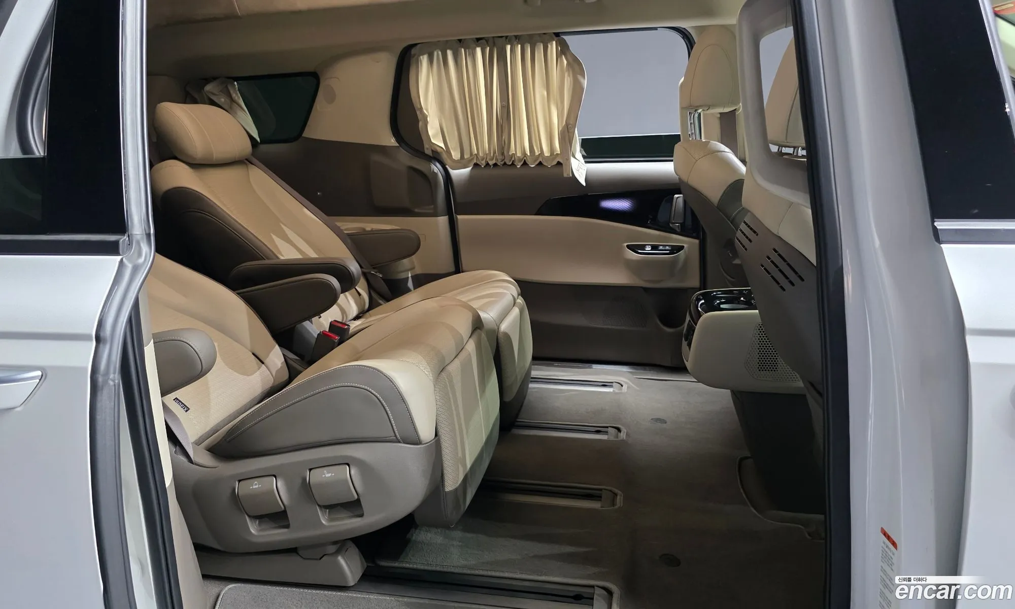 Kia Carnival 2022 — 30
