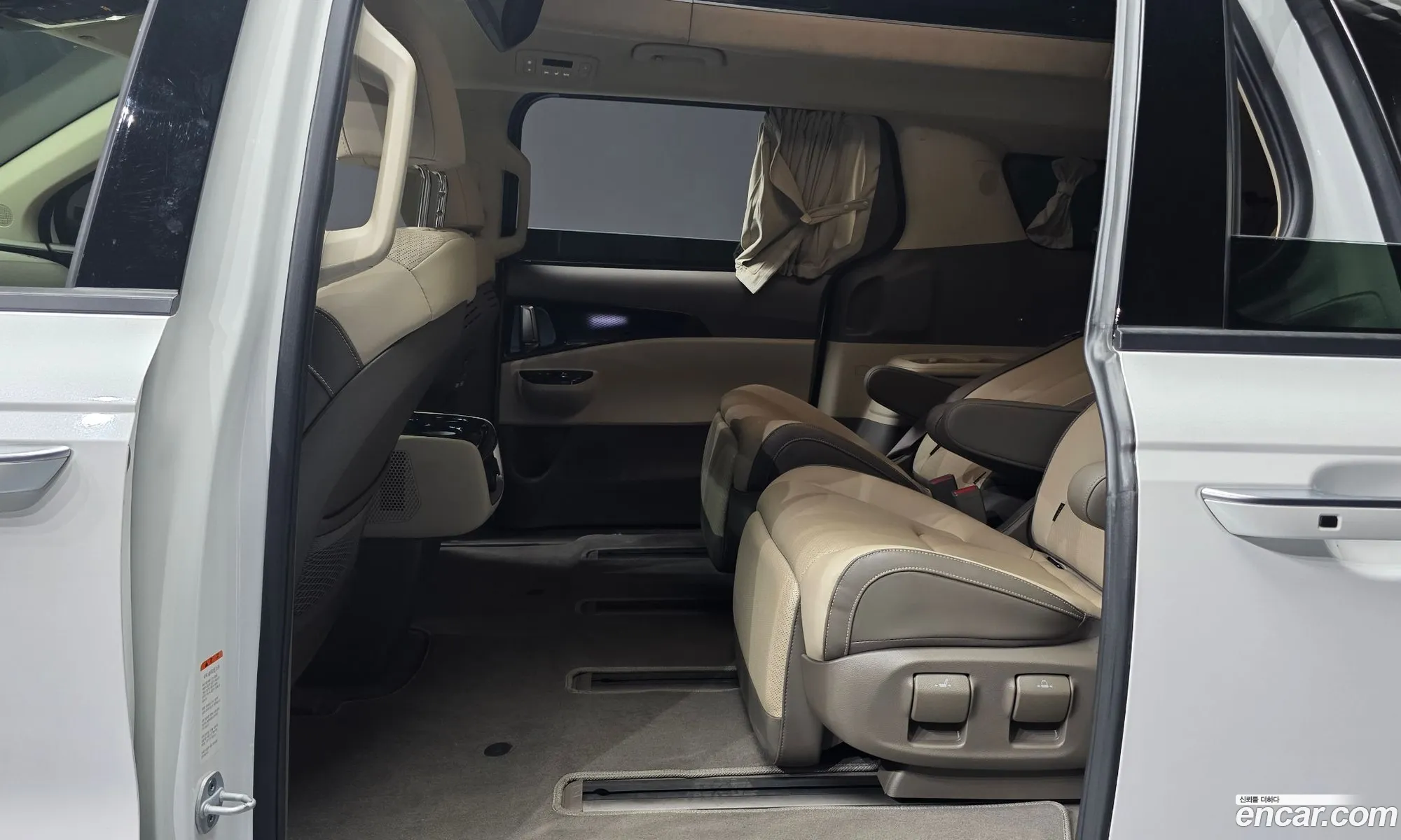 Kia Carnival 2022 — 37