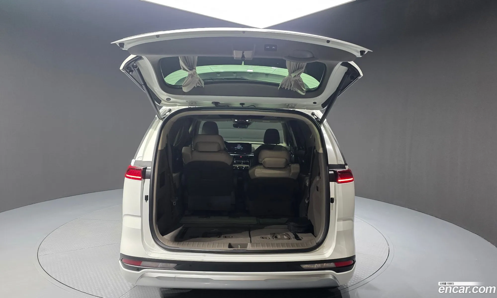 Kia Carnival 2022 — 12