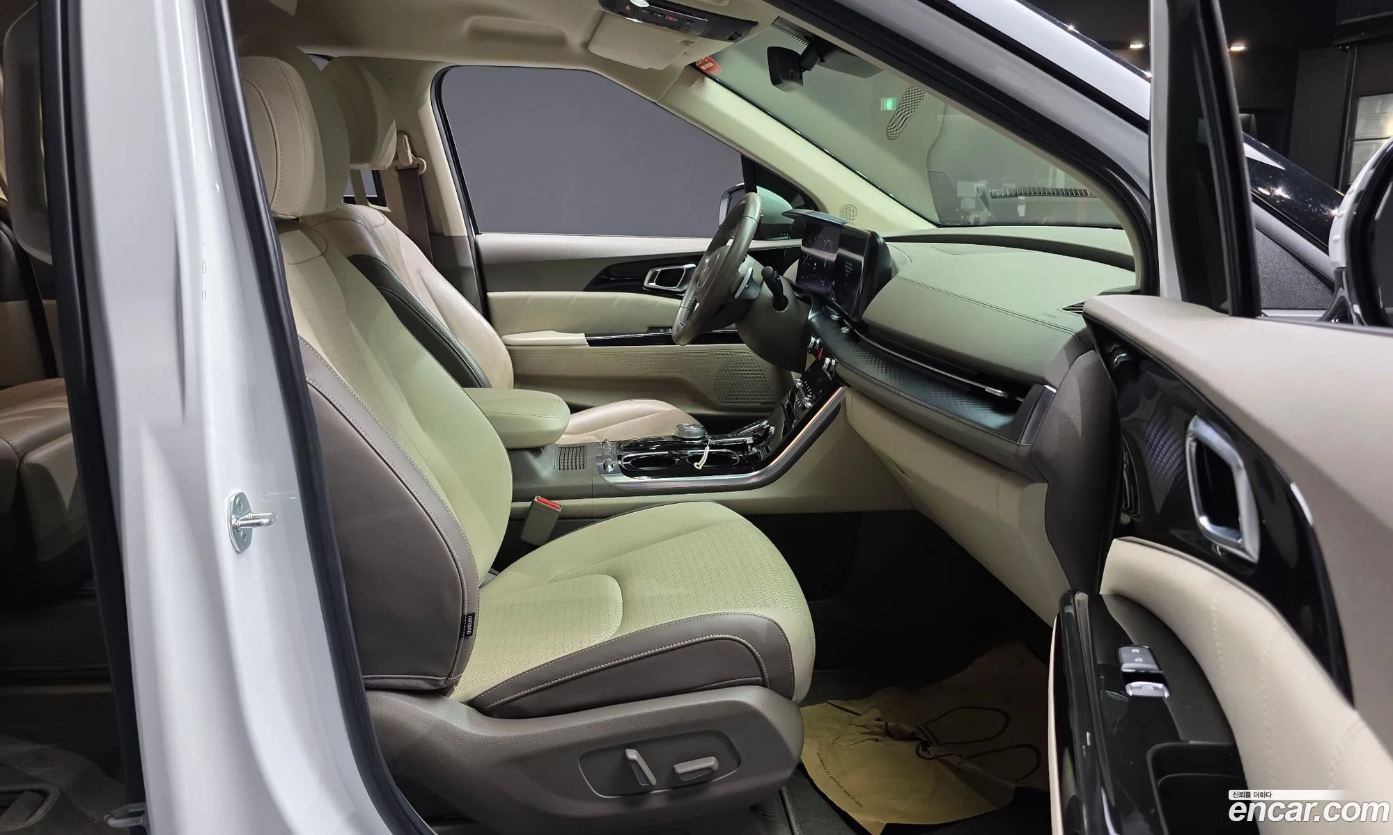Kia Carnival 2022 — 24