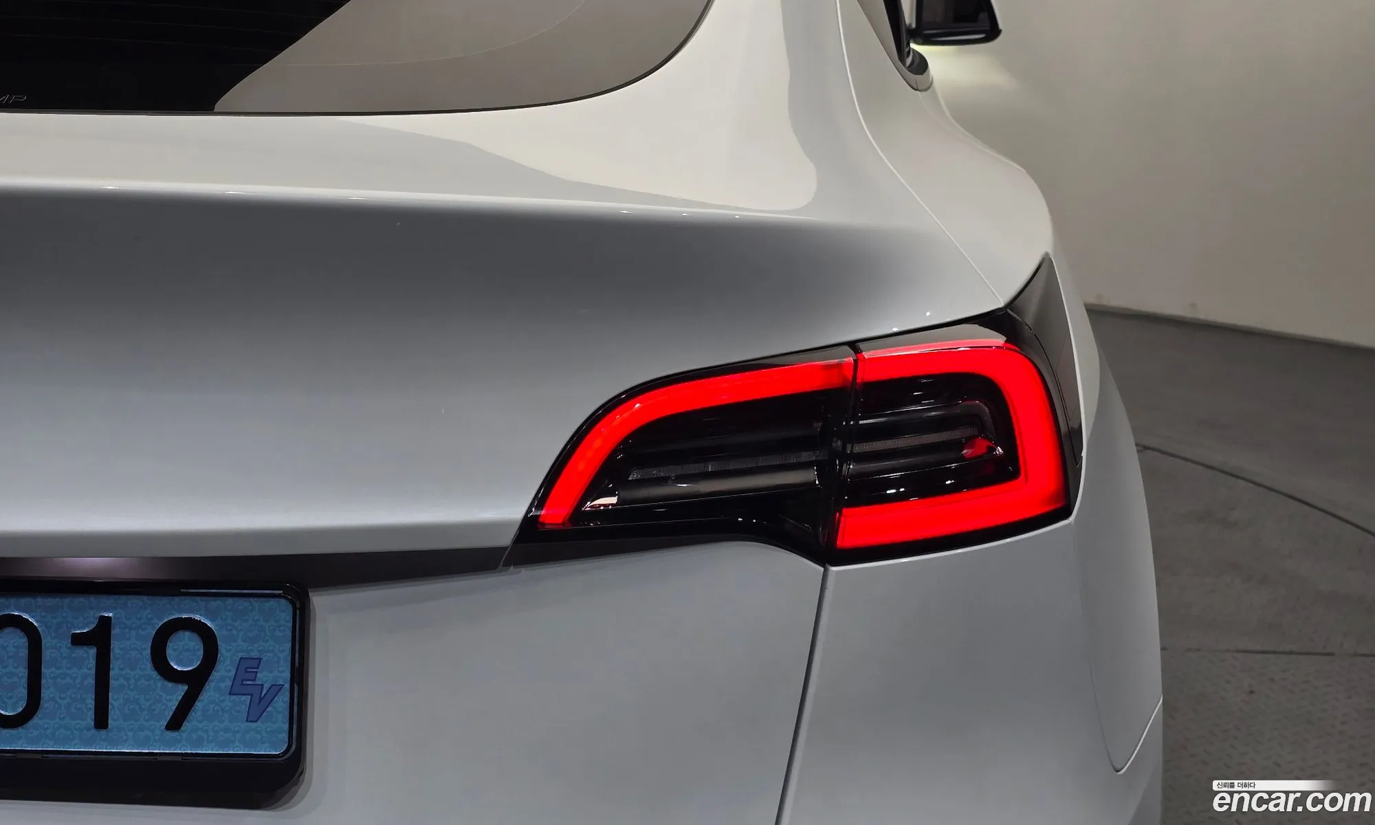 Tesla Model Y 2024 — 14