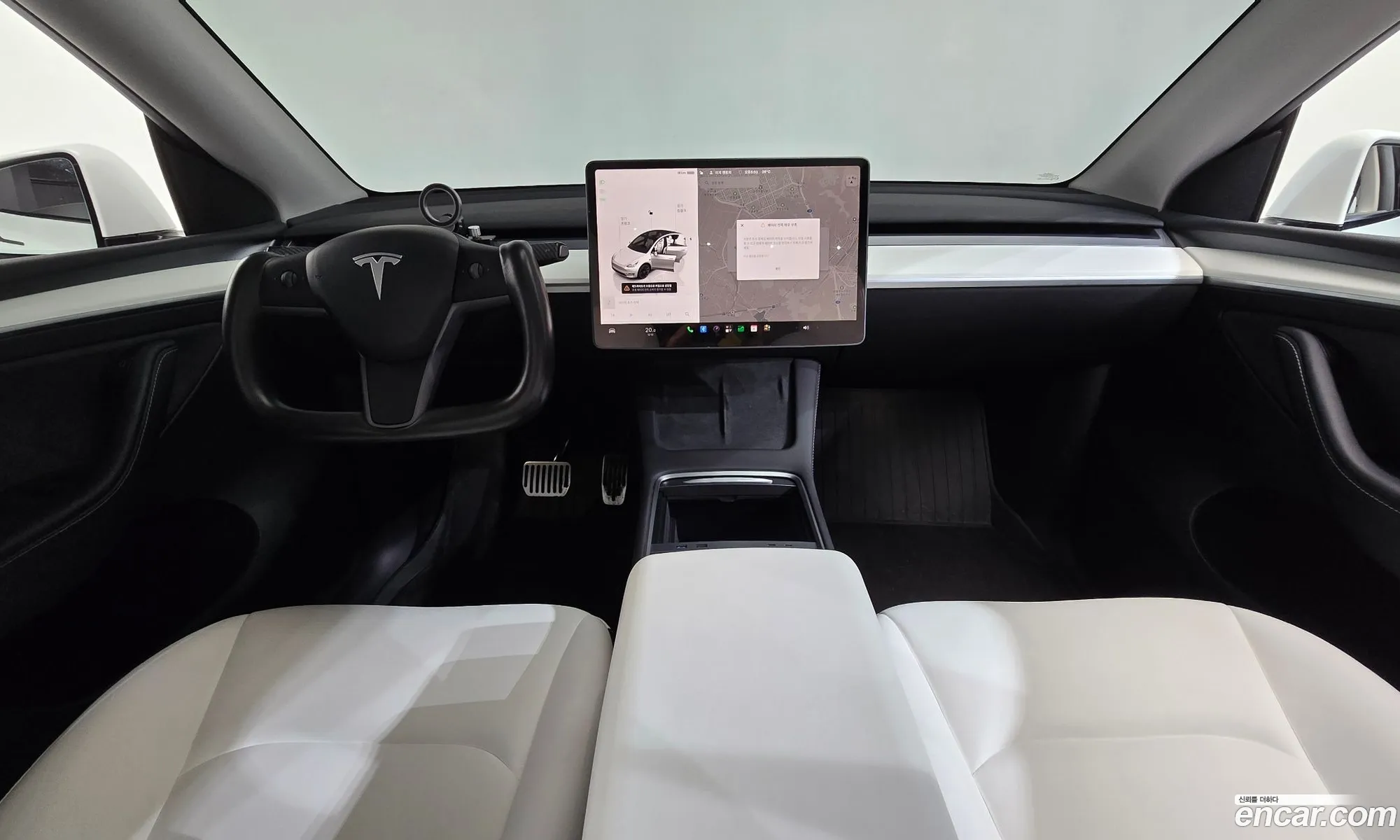 Tesla Model Y 2024 — 13