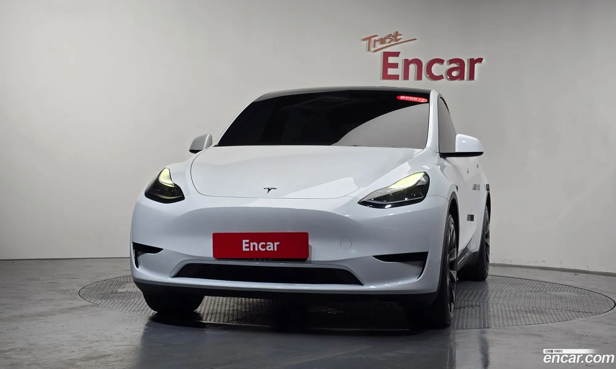 Tesla Model Y 2024 — 23