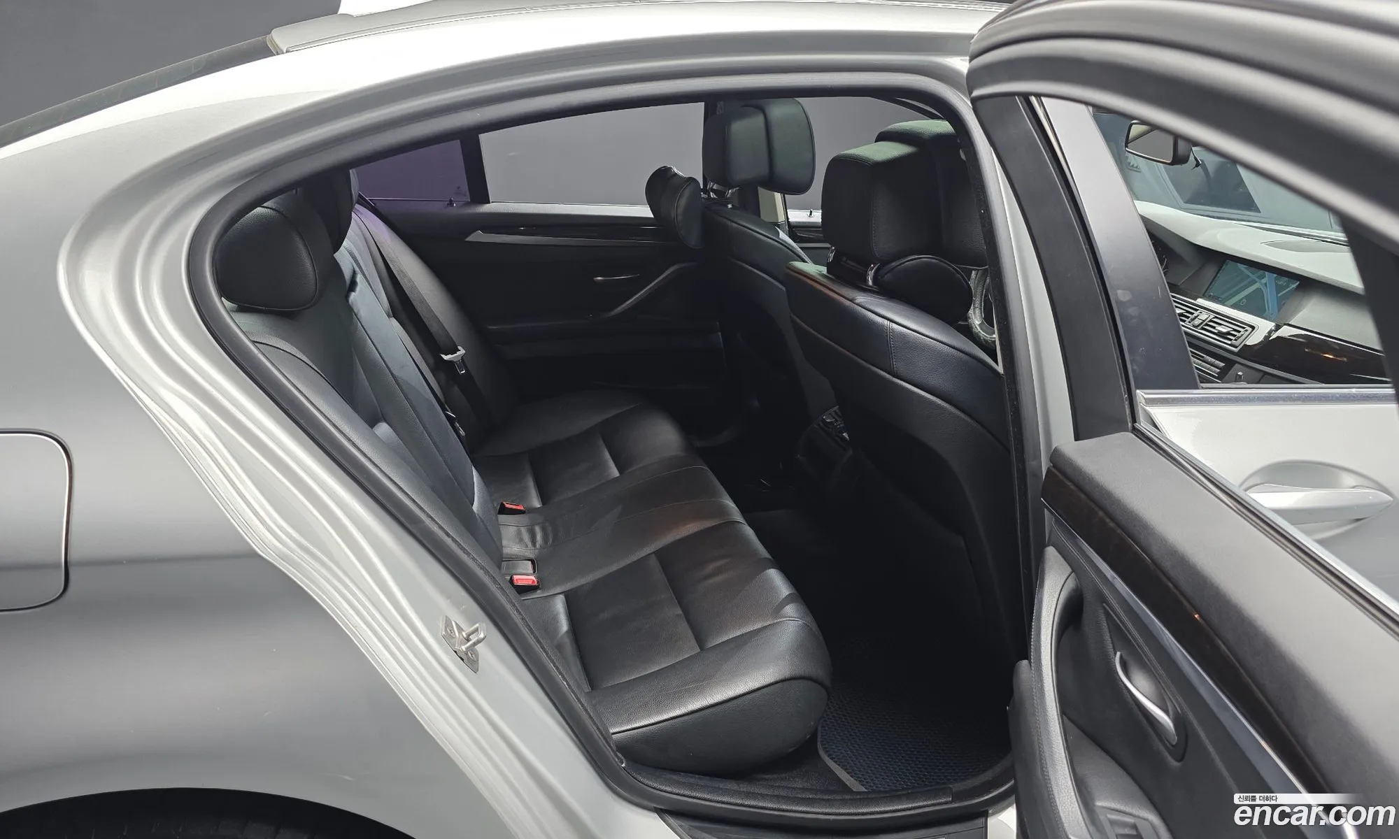 BMW 5 Series 2011 — 9