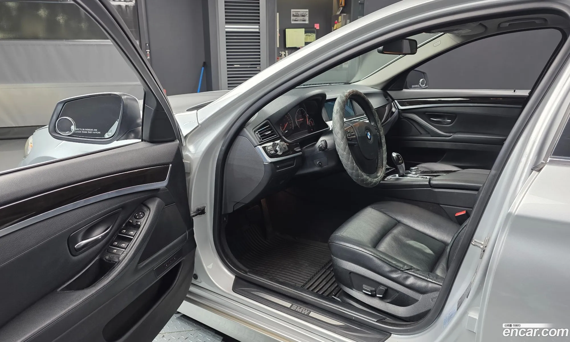 BMW 5 Series 2011 — 16