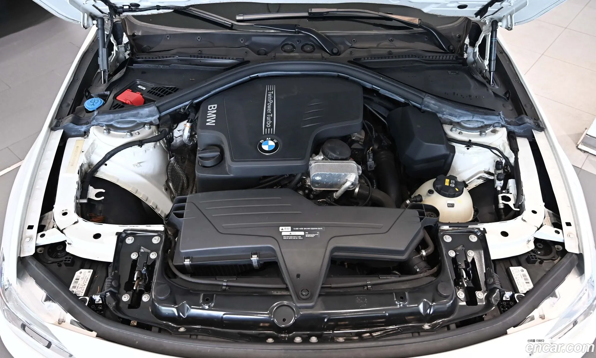 BMW 3 Series 2018 — 11