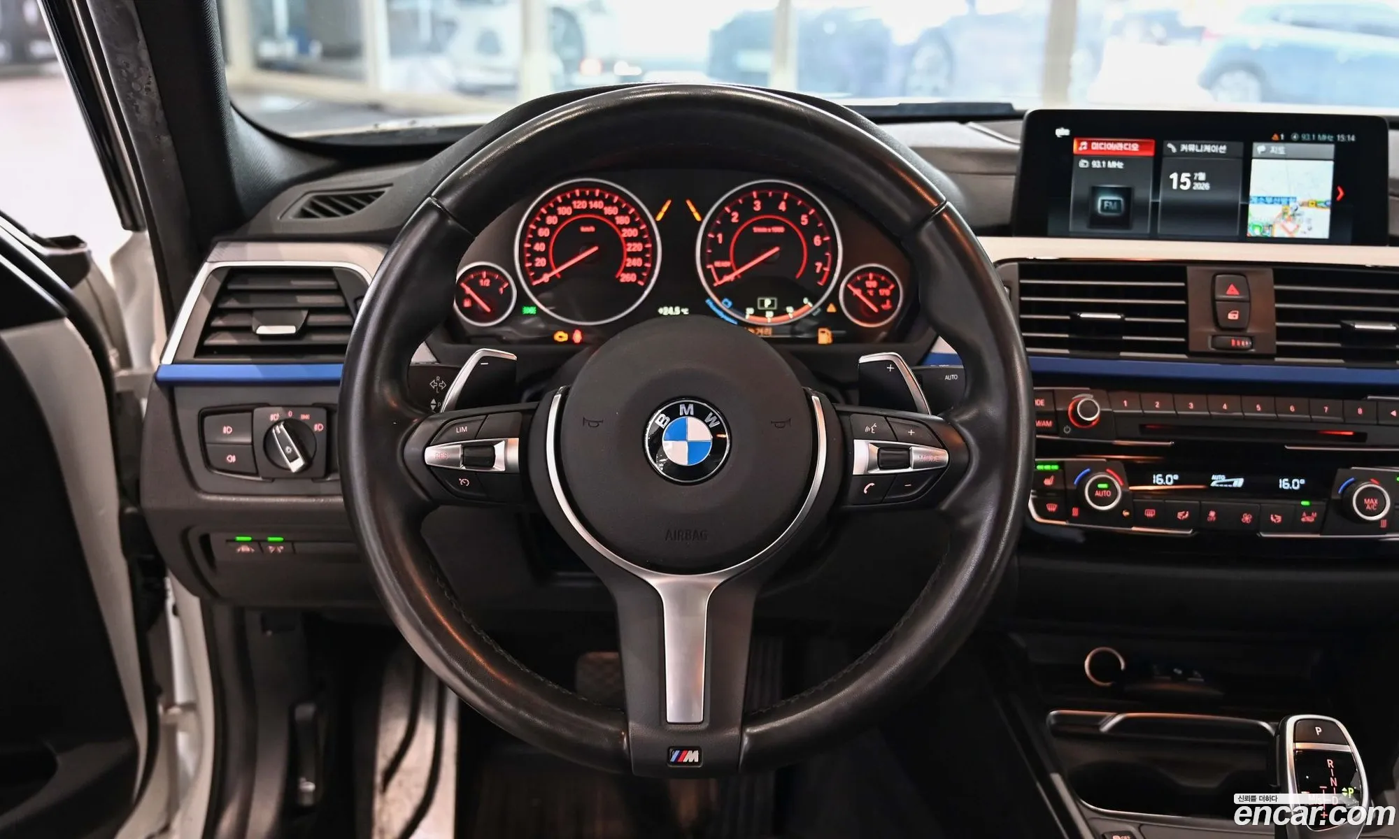 BMW 3 Series 2018 — 12