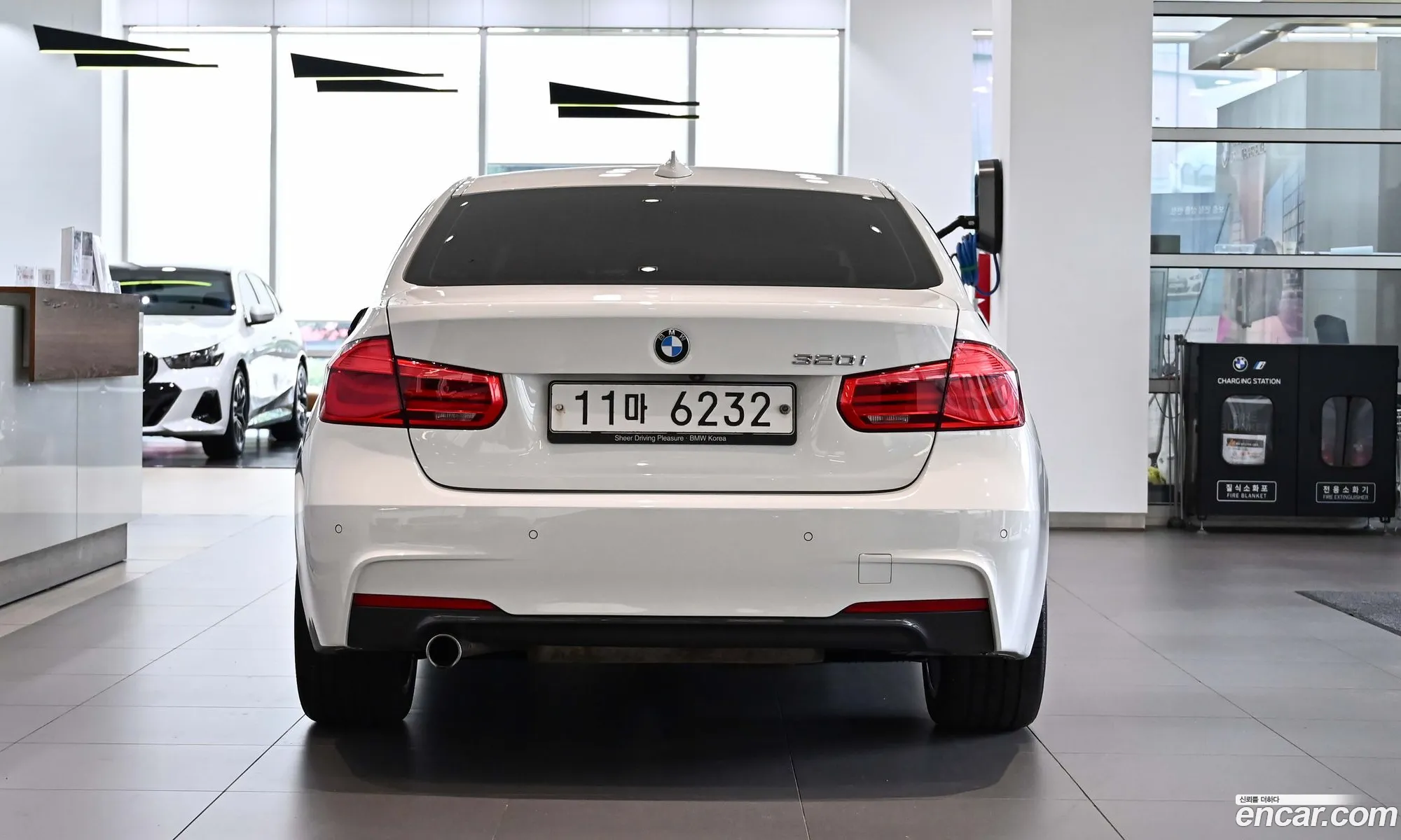 BMW 3 Series 2018 — 10