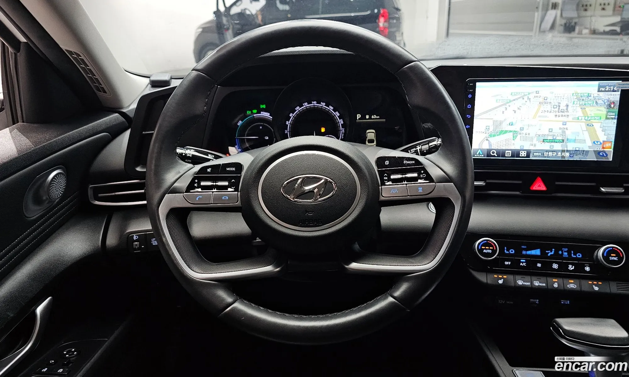 Hyundai Elantra Hybrid 2023 — 30