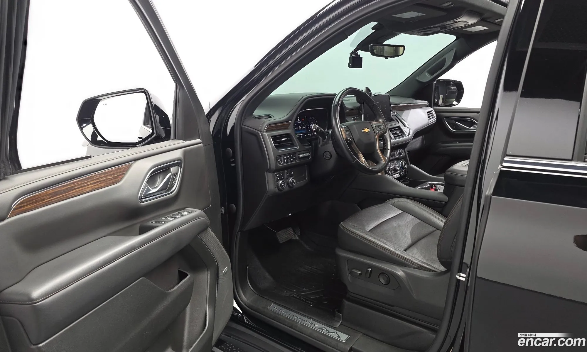 Chevrolet (GM Daewoo) Tahoe 2022 — 16