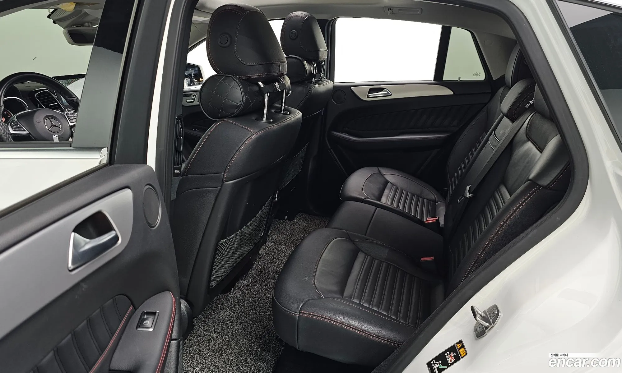 Mercedes-Benz GLE-Class W166 2018 — 23