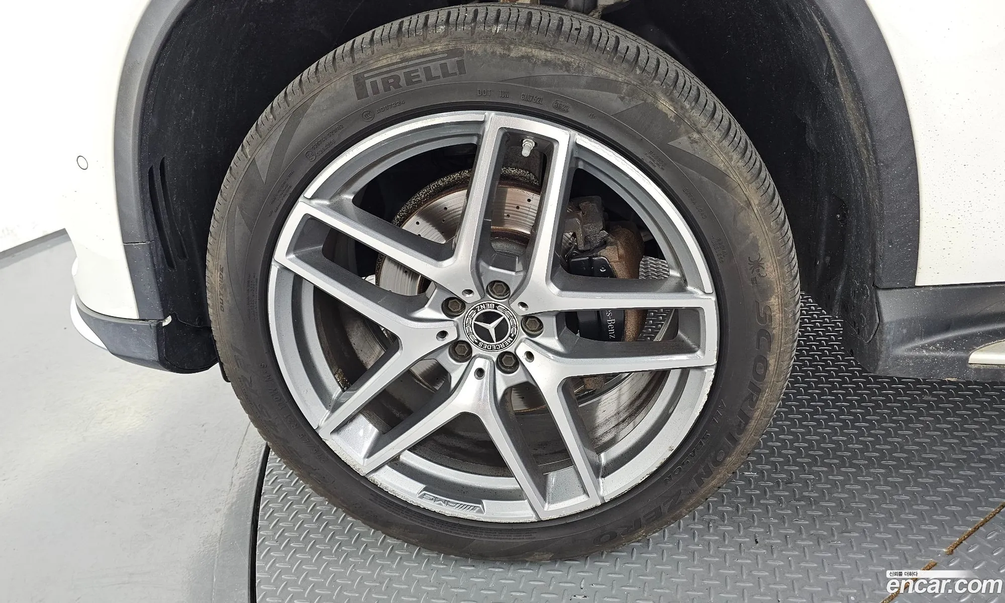 Mercedes-Benz GLE-Class W166 2018 — 17